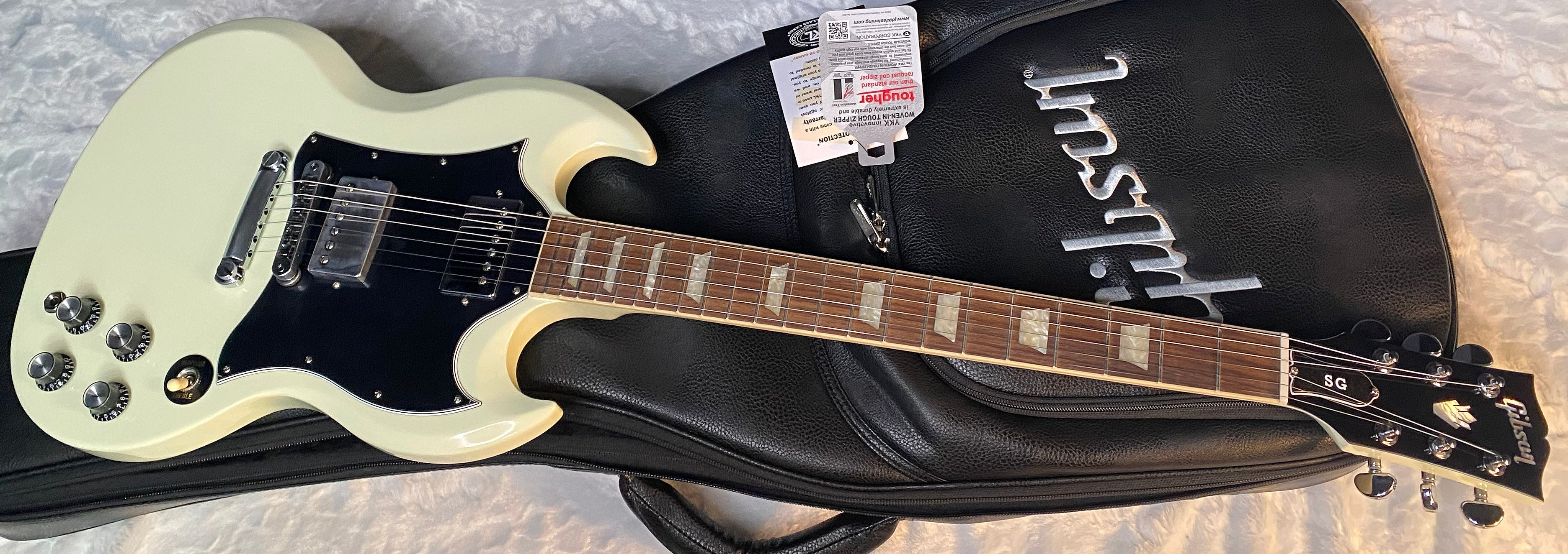 NEW ! Gibson SG Standard - Classic White Finish - Original Gibson Leather Gig Bag - Authorized Dealer - Only 6.1 lbs - G06177