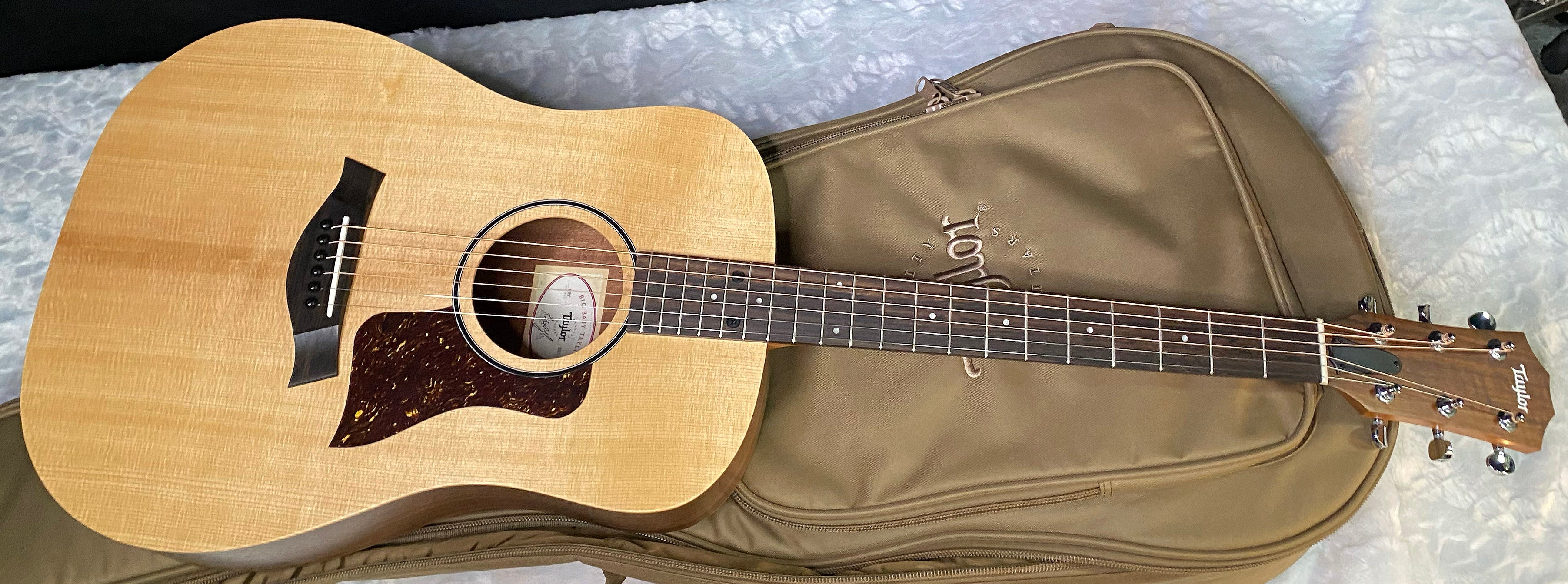 NEW! Taylor Big Baby Taylor BBT - Natural - 3.75lbs - Authorized Dealer - G06206