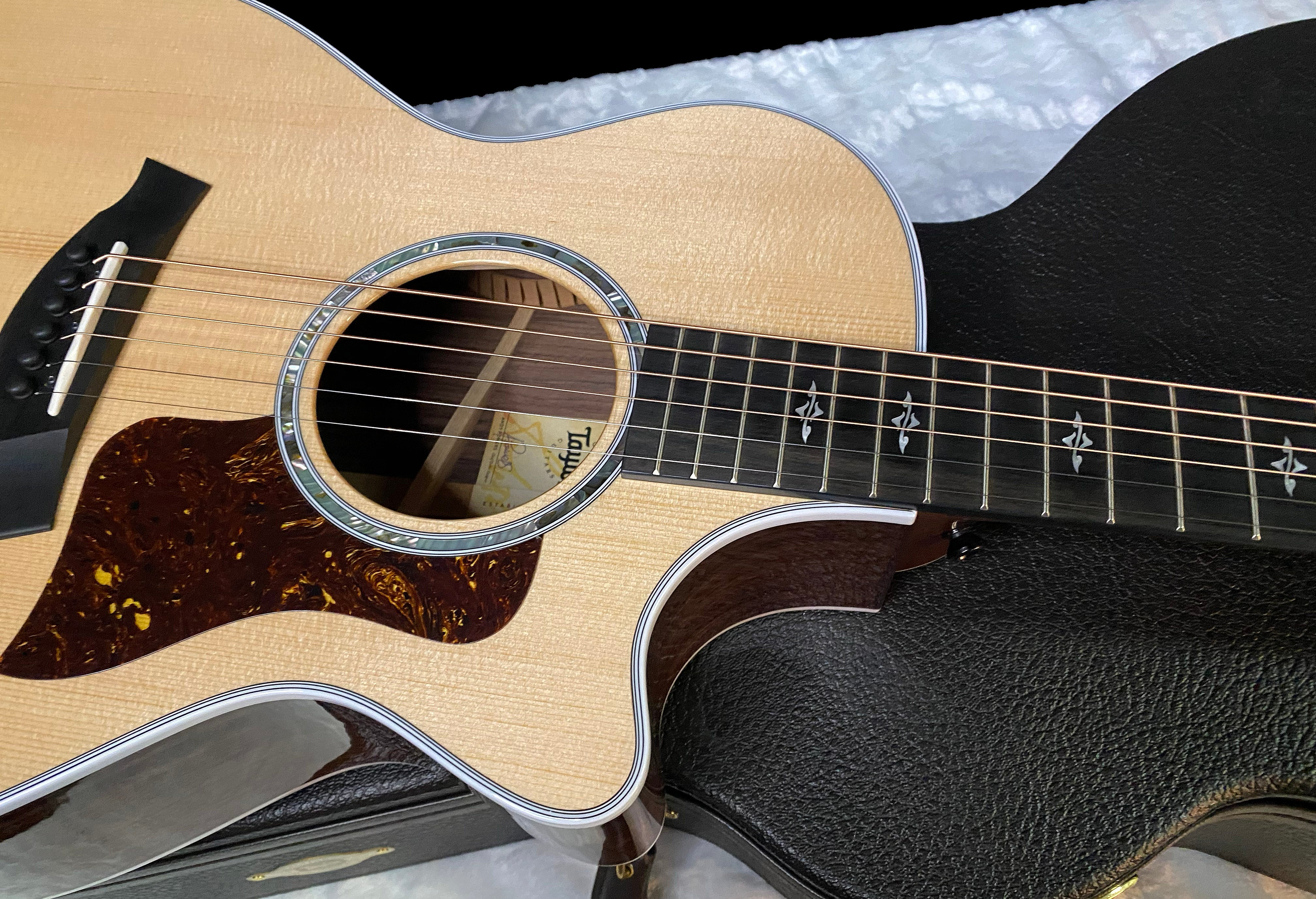 NEW! Taylor 412ce V-Class Acoustic-Electric Guitar - Natural - Authorized Dealer - 4.65 lbs - G06209