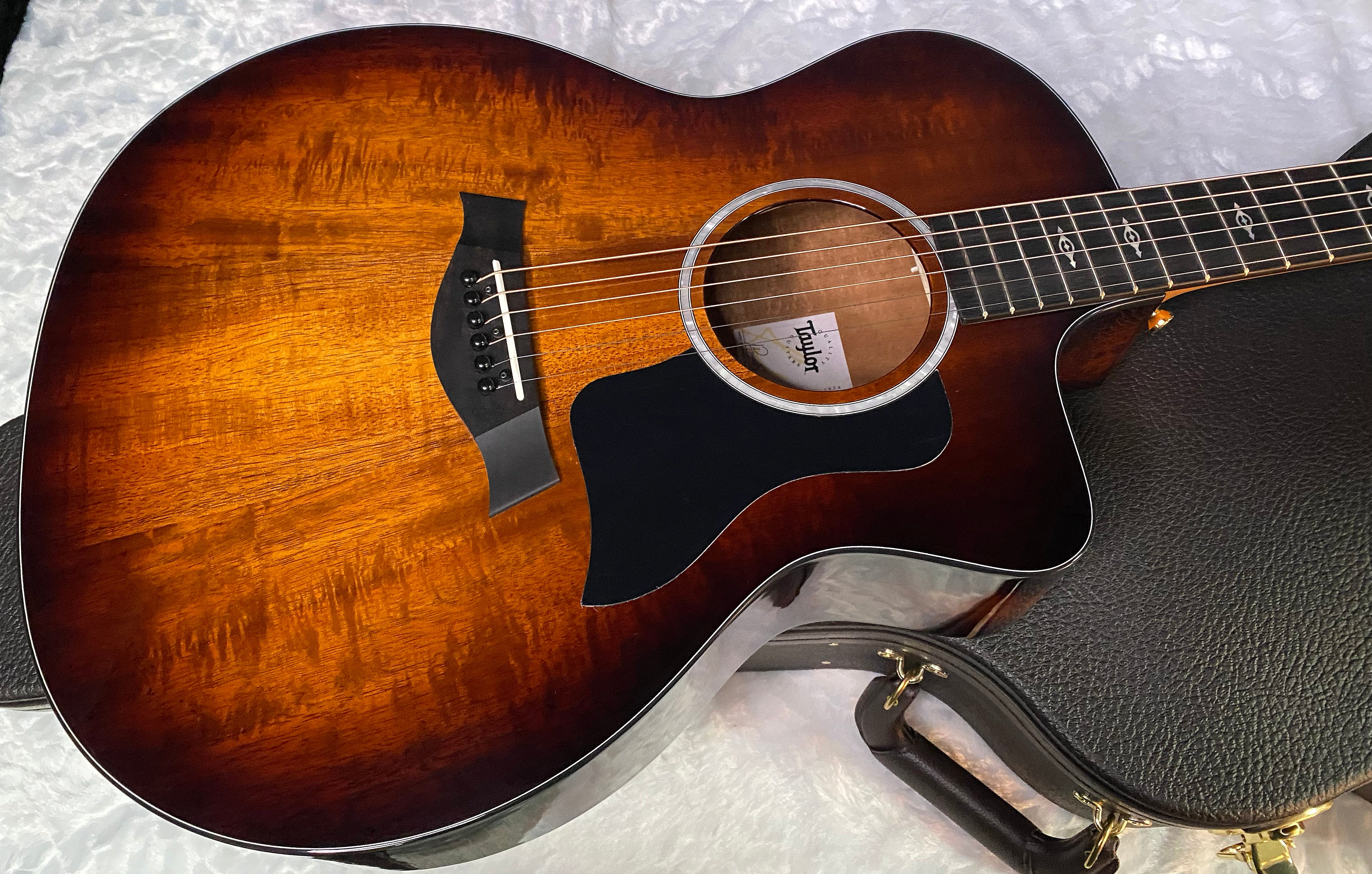 NEW! Taylor 224ce-K DLX Grand Auditorium Acoustic-Electric Guitar - Tobacco - 4.9lbs - Authorized Dealer - G06214
