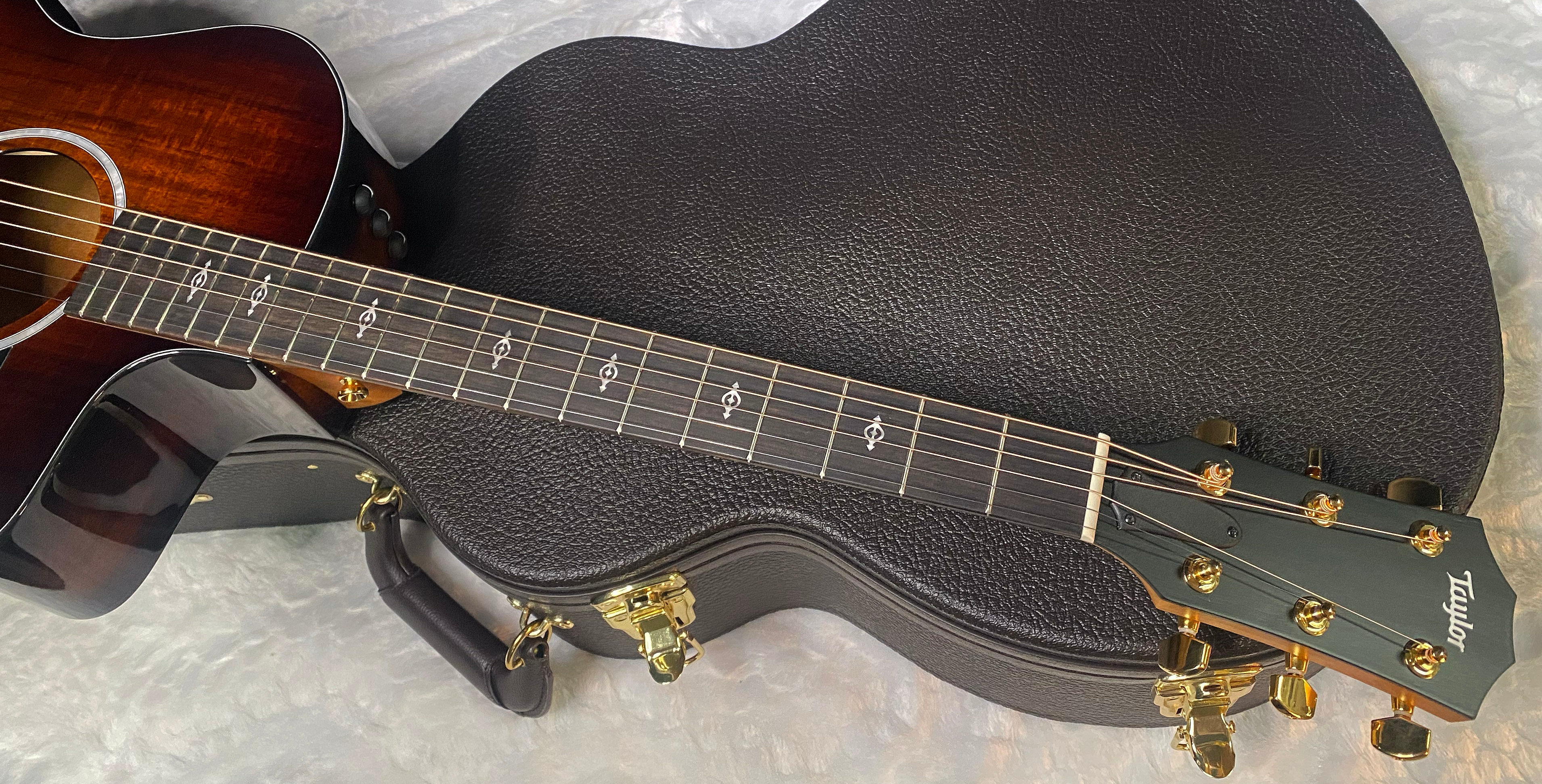 NEW! Taylor 224ce-K DLX Grand Auditorium Acoustic-Electric Guitar - Tobacco - 4.65lbs - Authorized Dealer - G06232