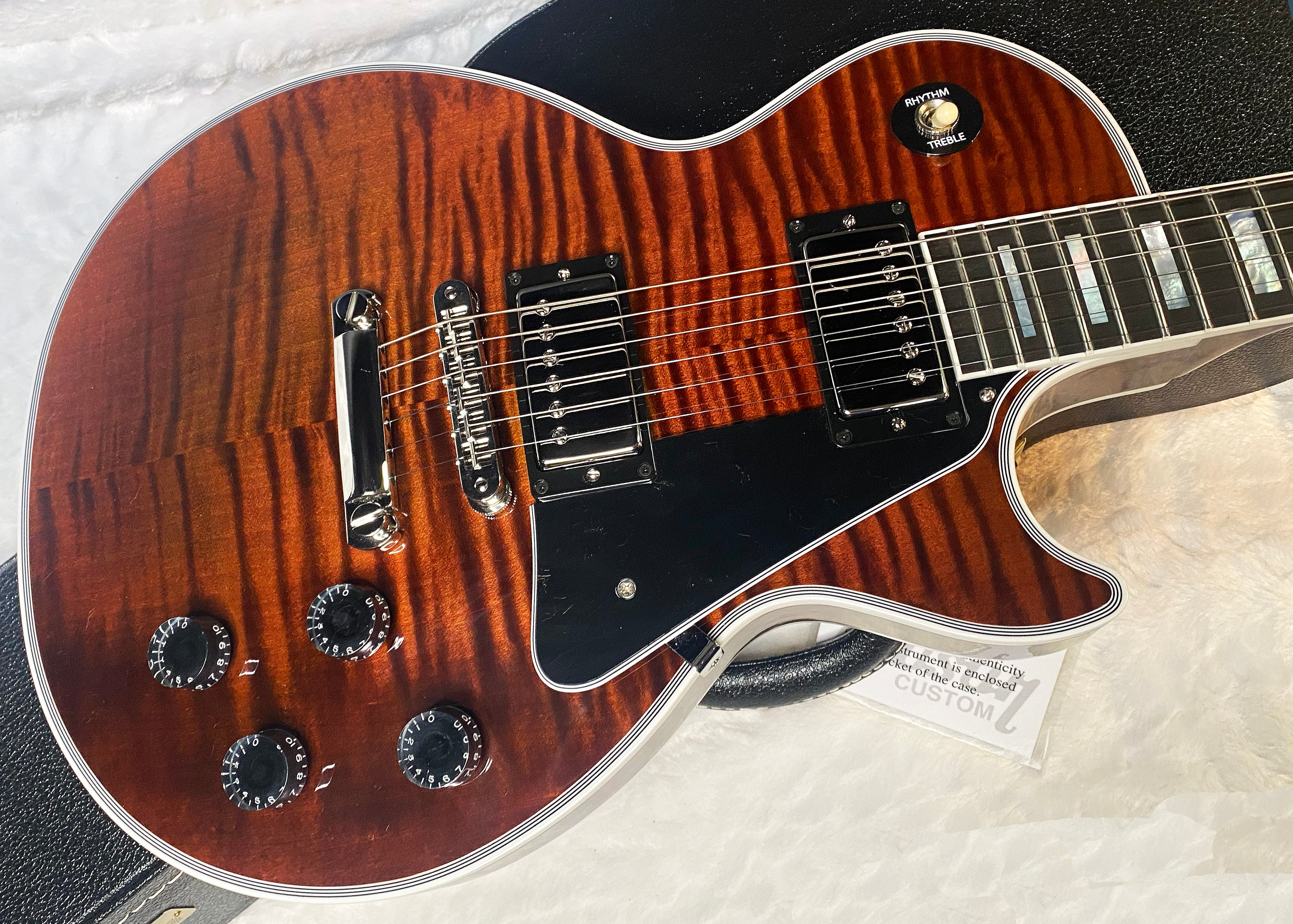 NEW! Gibson Dealer Select Custom Shop Les Paul Custom - Hand Picked AAA Figured Flame Top - Root Beer / Walnut Finish - Authorized Dealer - 9.4 lbs - G06950