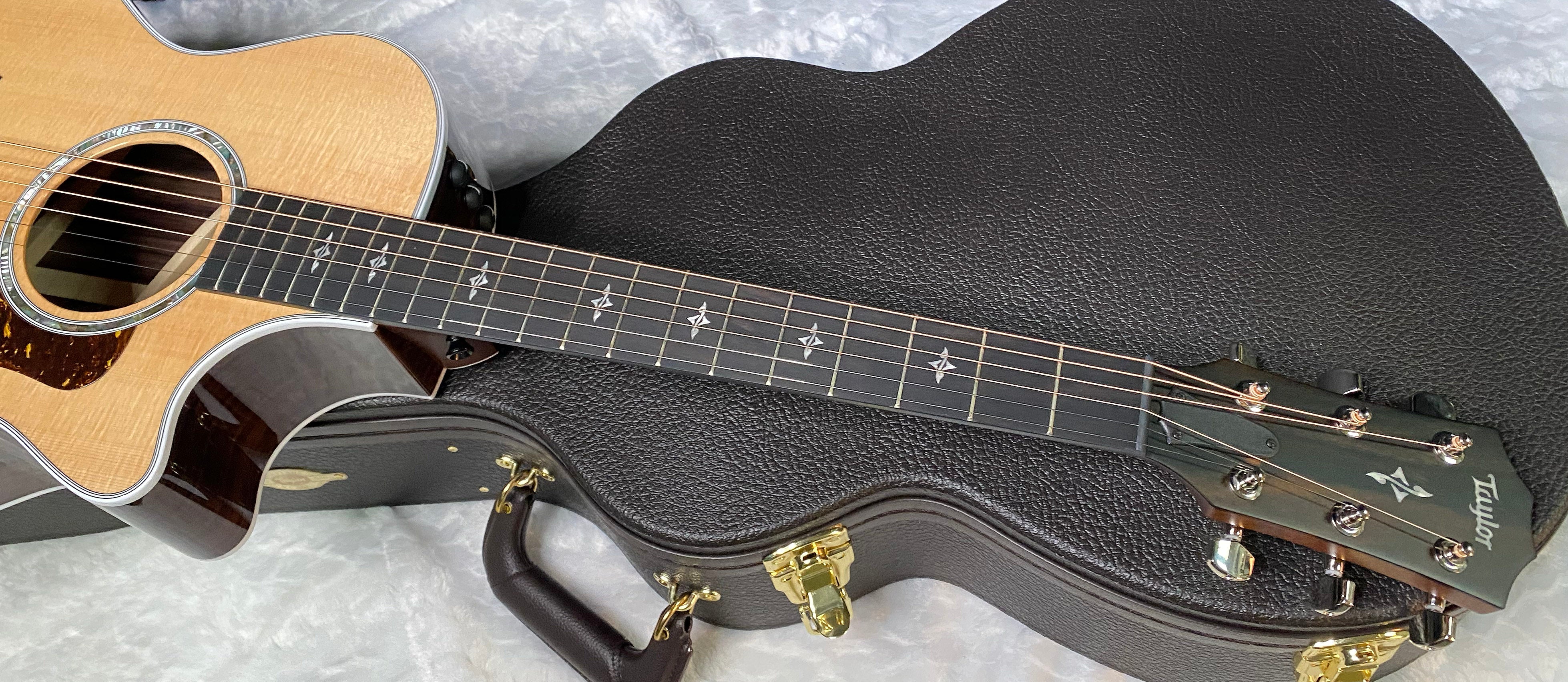 NEW! Taylor 412ce V-Class Acoustic-Electric Guitar - Natural - Authorized Dealer - 4.7 lbs - G06218