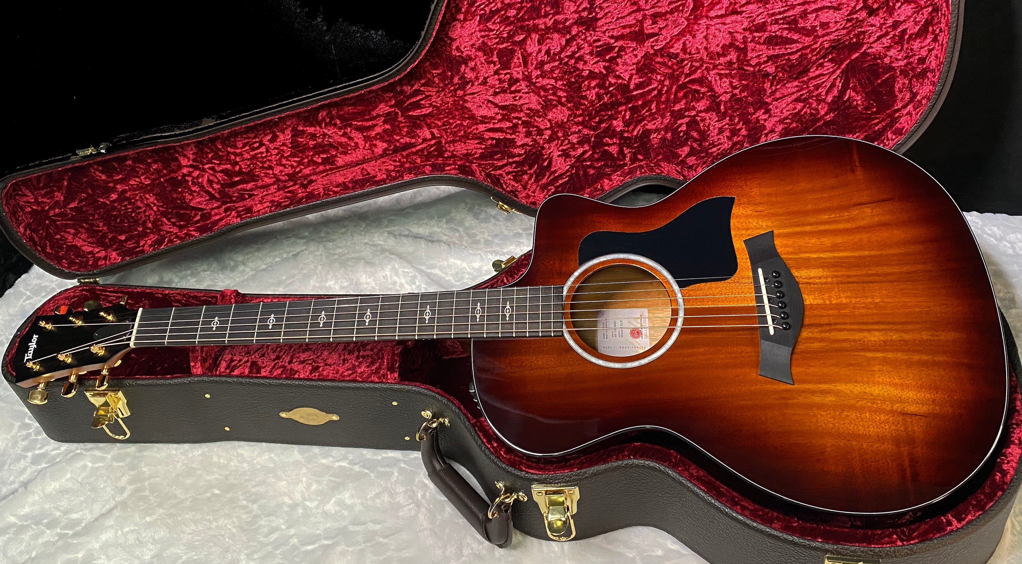 NEW! Taylor 224ce-K DLX Grand Auditorium Acoustic-Electric Guitar - Tobacco - 4.85lbs - Authorized Dealer - G06228