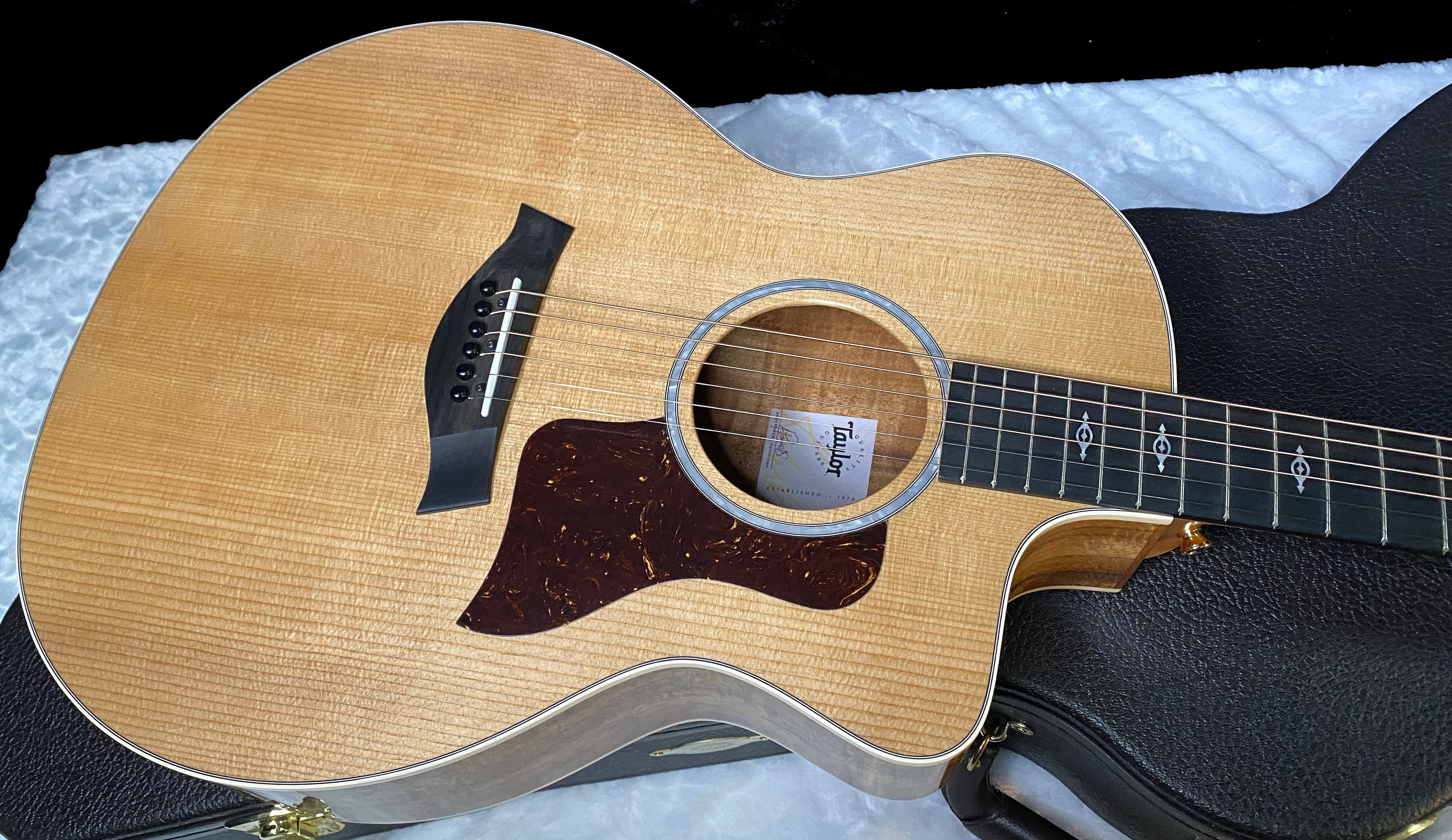 NEW! Taylor 214ce-K DLX Koa Grand Auditorium Acoustic-Electric Guitar Natural Finish - 4.65lbs - Authorized Dealer - G06212