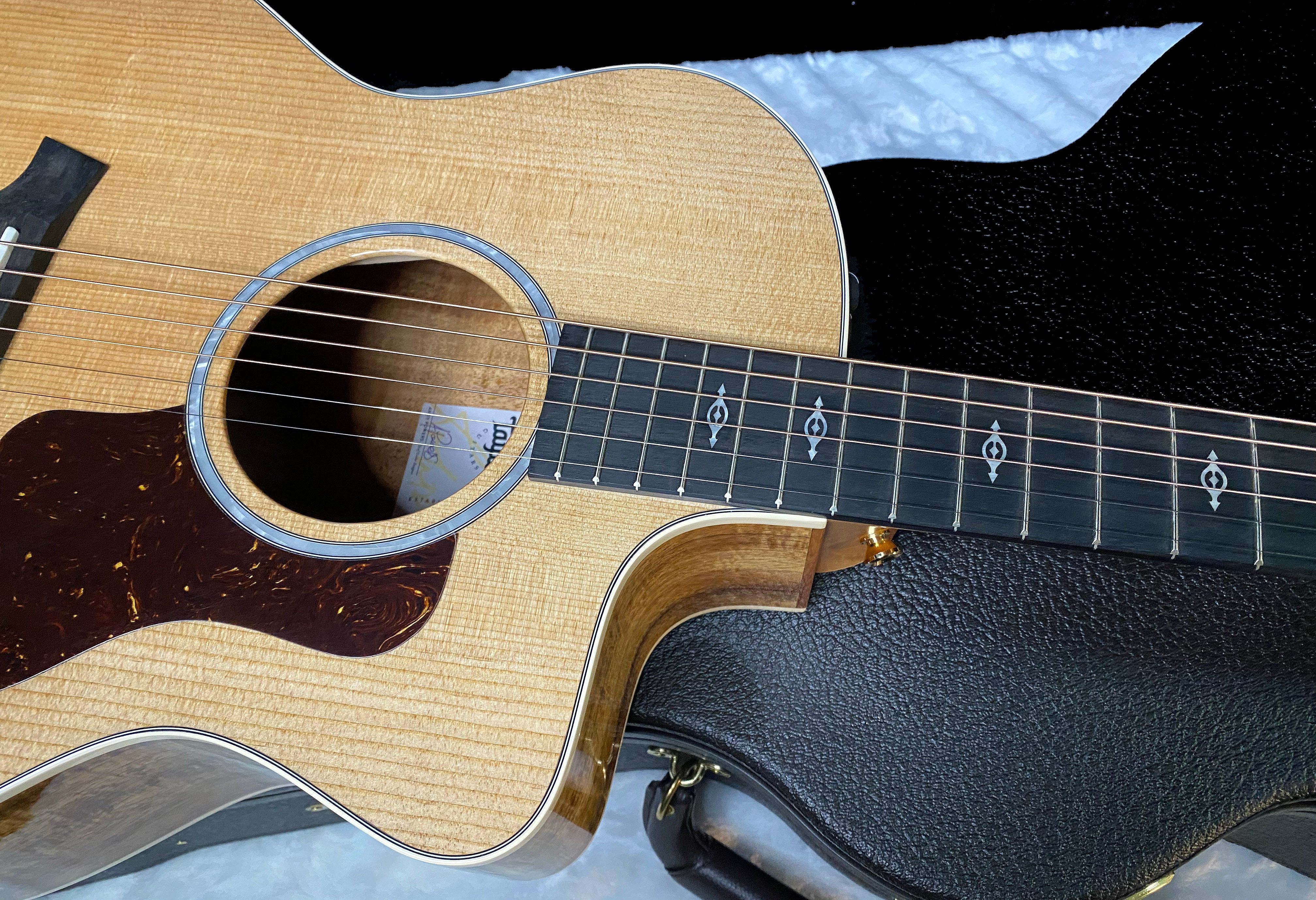 NEW! Taylor 214ce-K DLX Koa Grand Auditorium Acoustic-Electric Guitar Natural Finish - 4.65lbs - Authorized Dealer - G06212