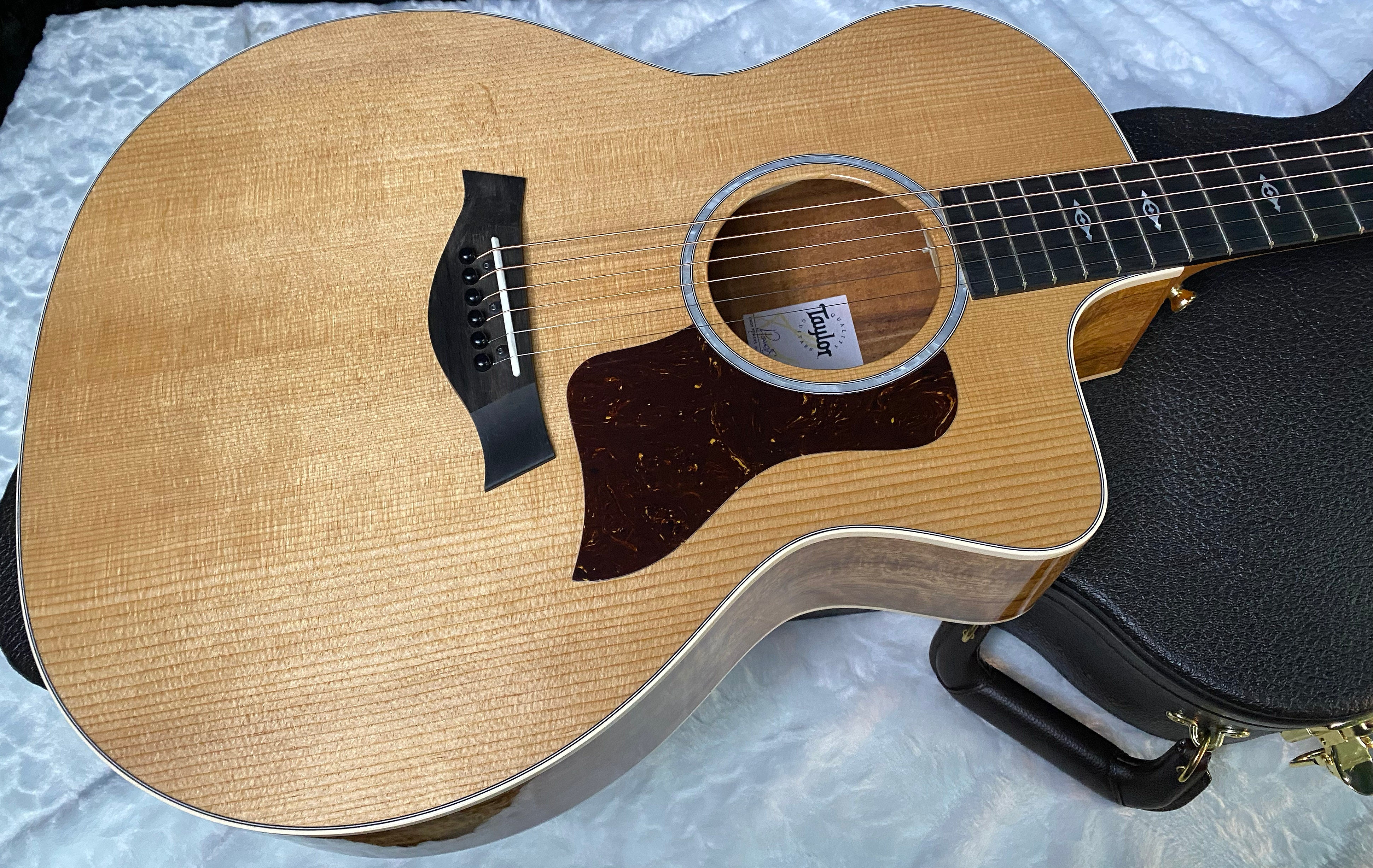 NEW! Taylor 214ce-K DLX Koa Grand Auditorium Acoustic-Electric Guitar Natural Finish - 4.65lbs - Authorized Dealer - G06212