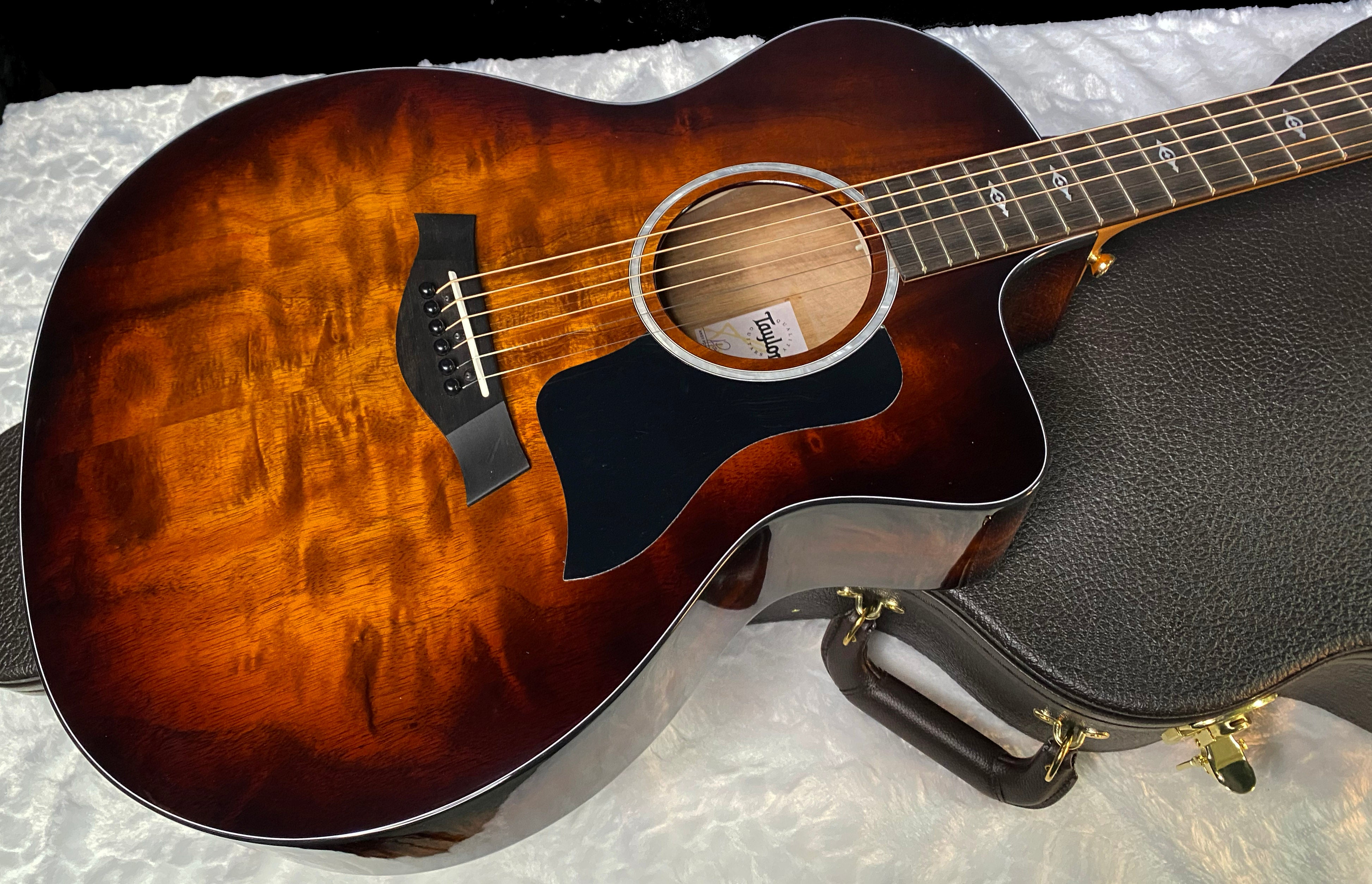 NEW! Taylor 224ce-K DLX Grand Auditorium Acoustic-Electric Guitar - Tobacco - 4.95lbs - Authorized Dealer - G06234