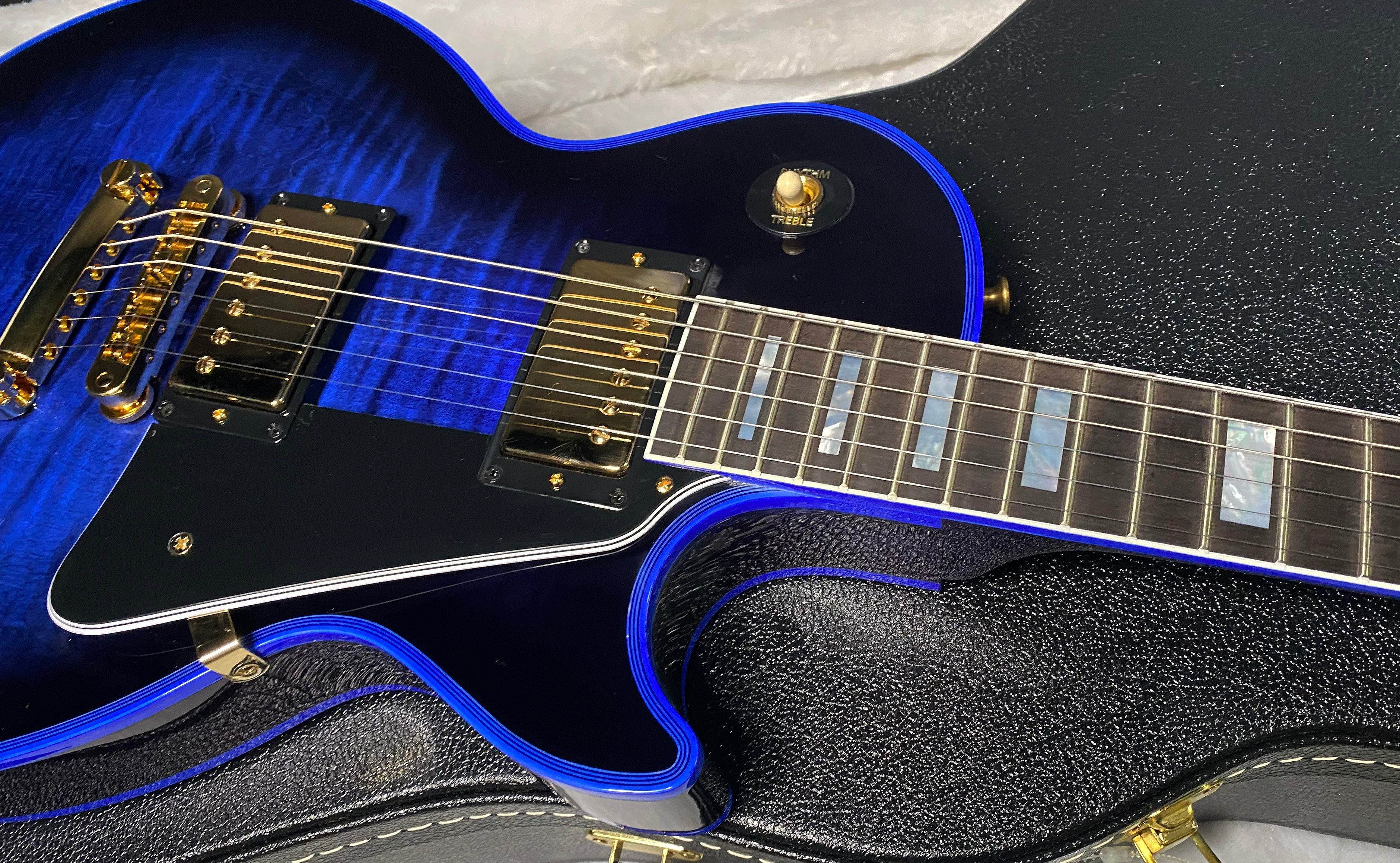 NEW! Gibson Dealer Select Custom Shop Les Paul Custom Blue Widow AAA Figured Flame Top - Authorized Dealer - 10.25lbs - G07682