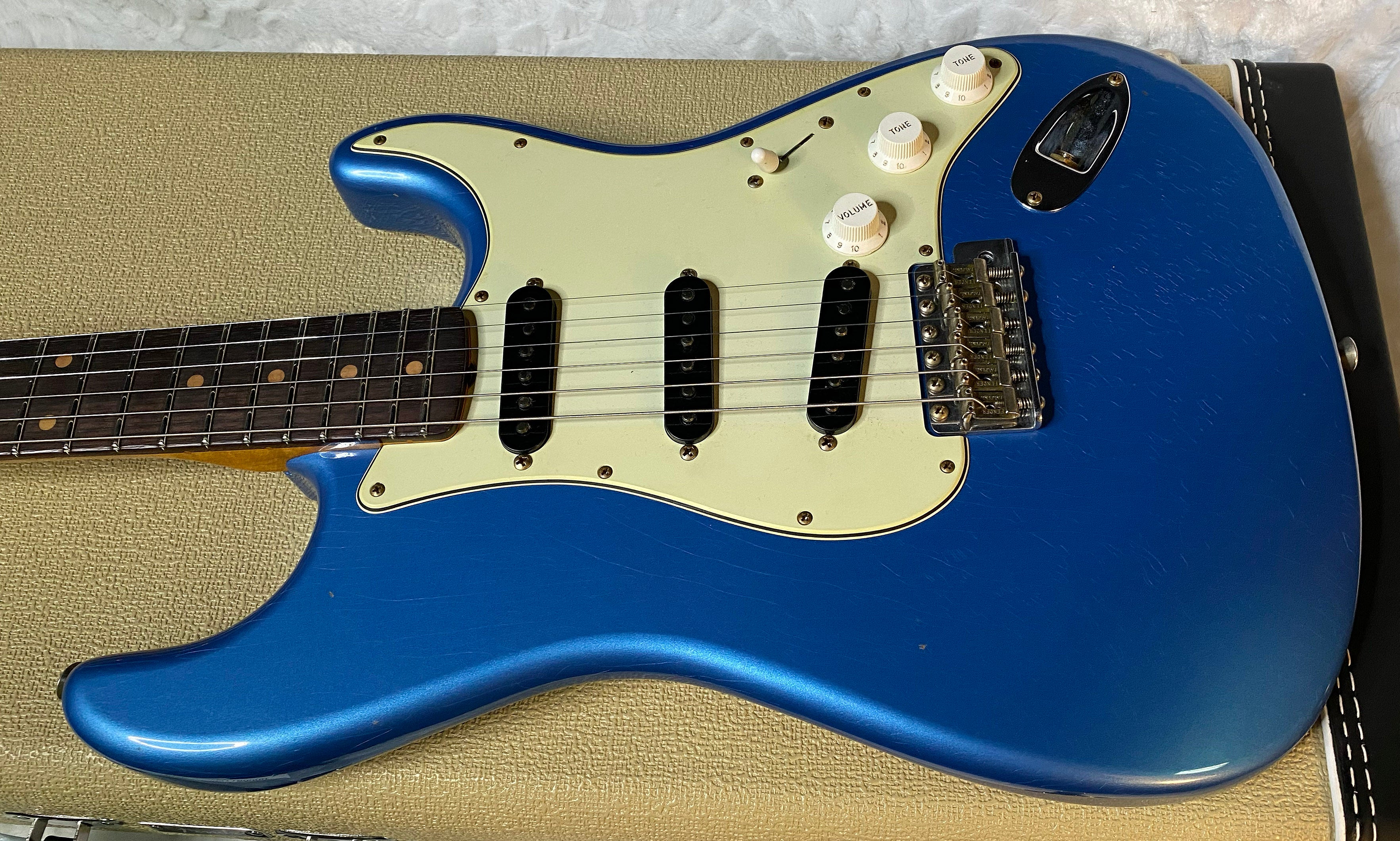 NEW ! Fender Custom Shop ' 62 Stratocaster Bizarre Guitar Exclusive Flamethrower - Journeyman Relic - Super Limited Edition - Lake Placid Blue - AAAA Flamed Maple Neck - Authorized Dealer - G05505