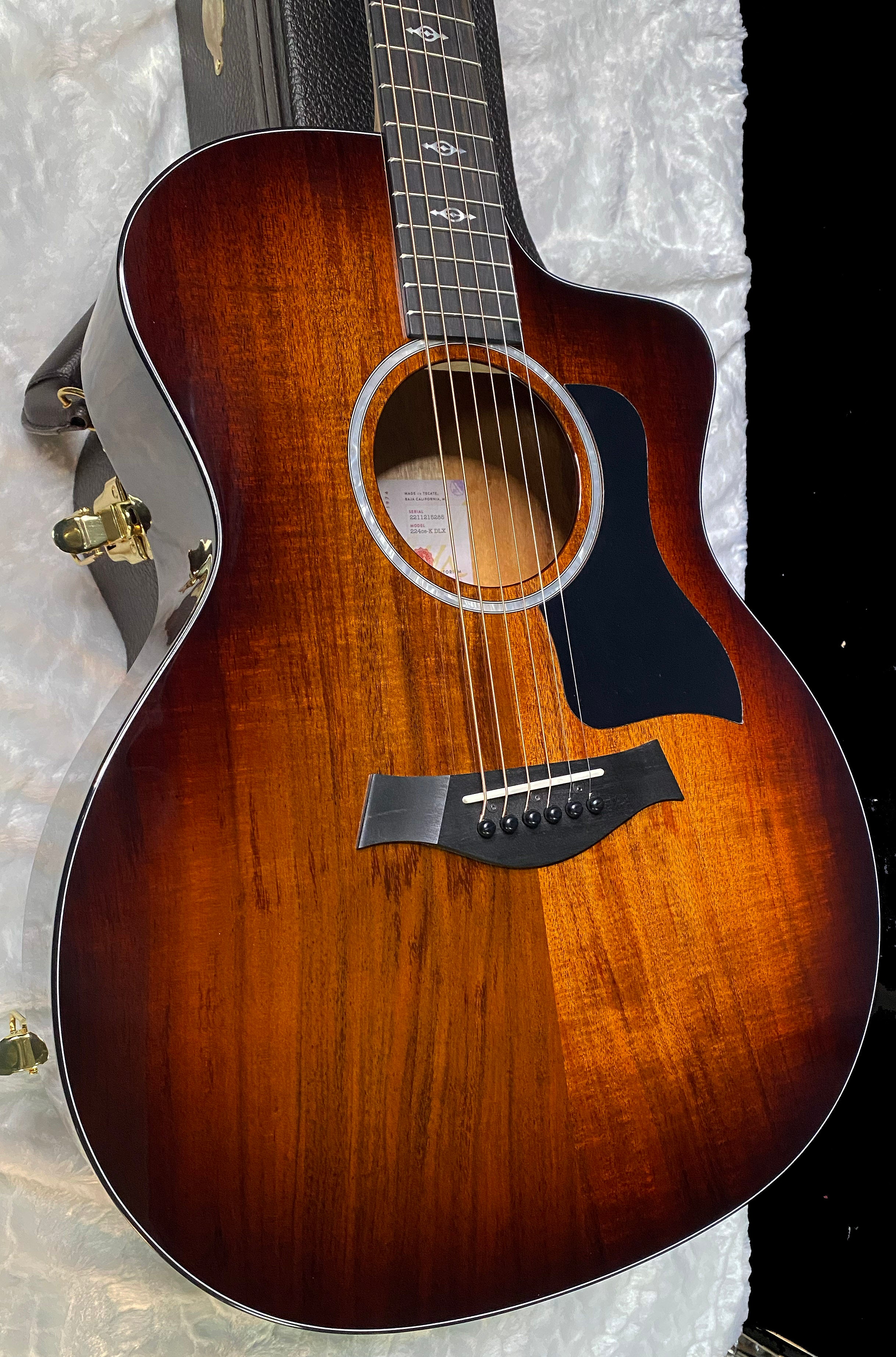 NEW! Taylor 224ce-K DLX Grand Auditorium Acoustic-Electric Guitar - Tobacco - 4.8lbs - Authorized Dealer - G06236