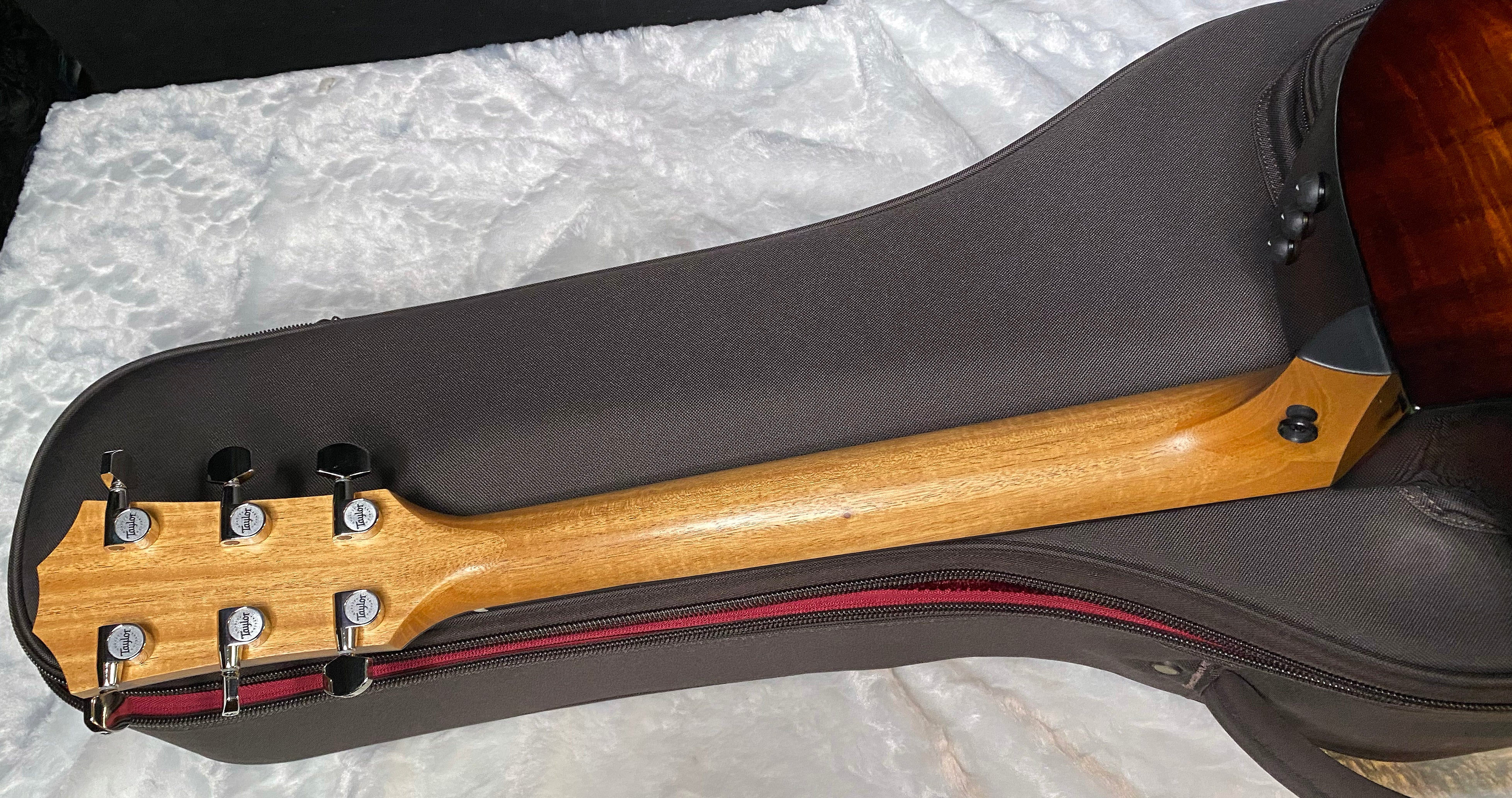 Taylor 214ce-K SB Plus Acoustic-electric Guitar - Shaded Edgeburst Finish - 4.7lbs - Authorized Dealer - G06262