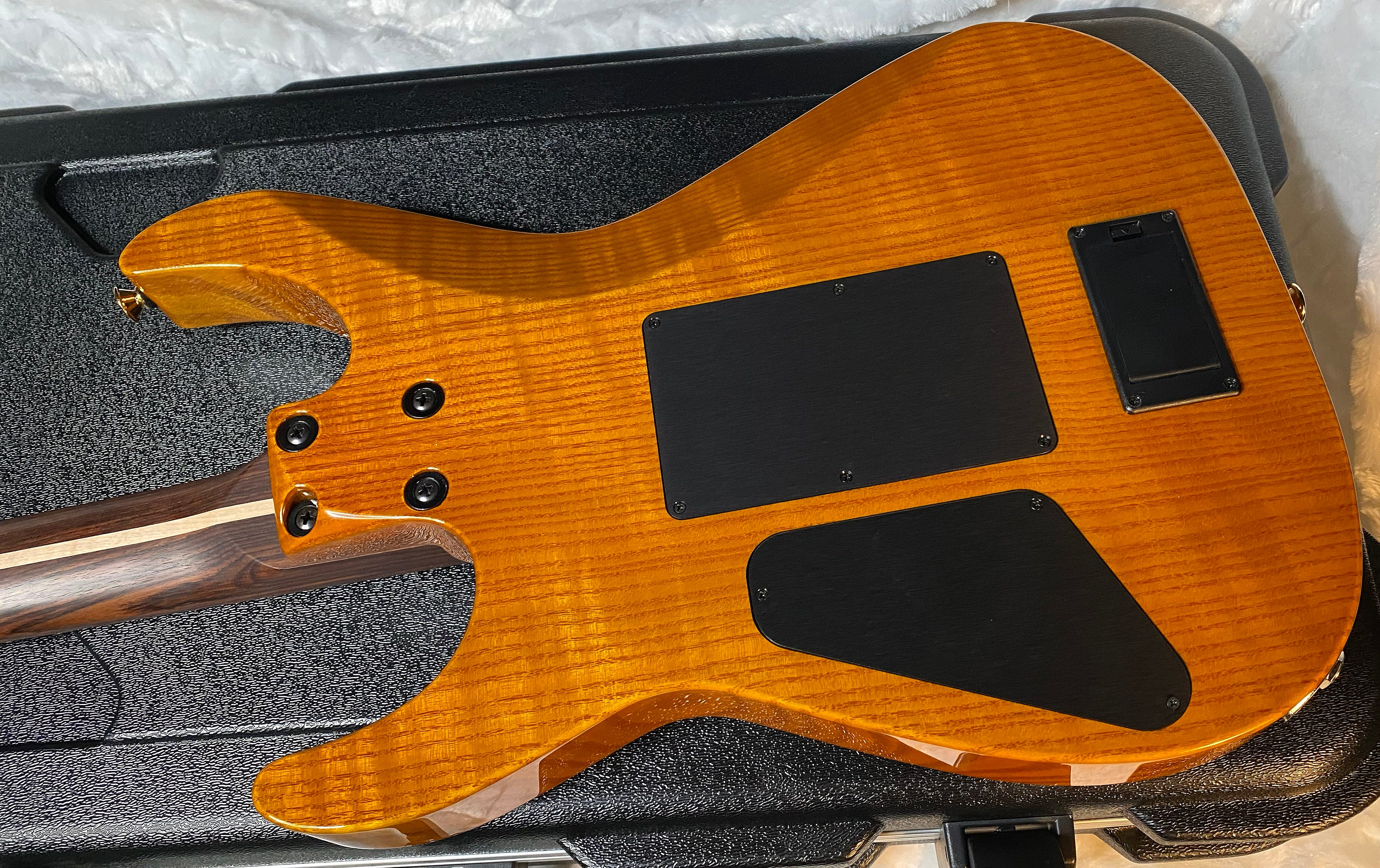 NEW ! Jackson Custom Shop DK24 Dinky - Figured Sassafras - Master Built by Big Rob - EMG Pick-UPs - 8 lbs - G05529 - WOW!