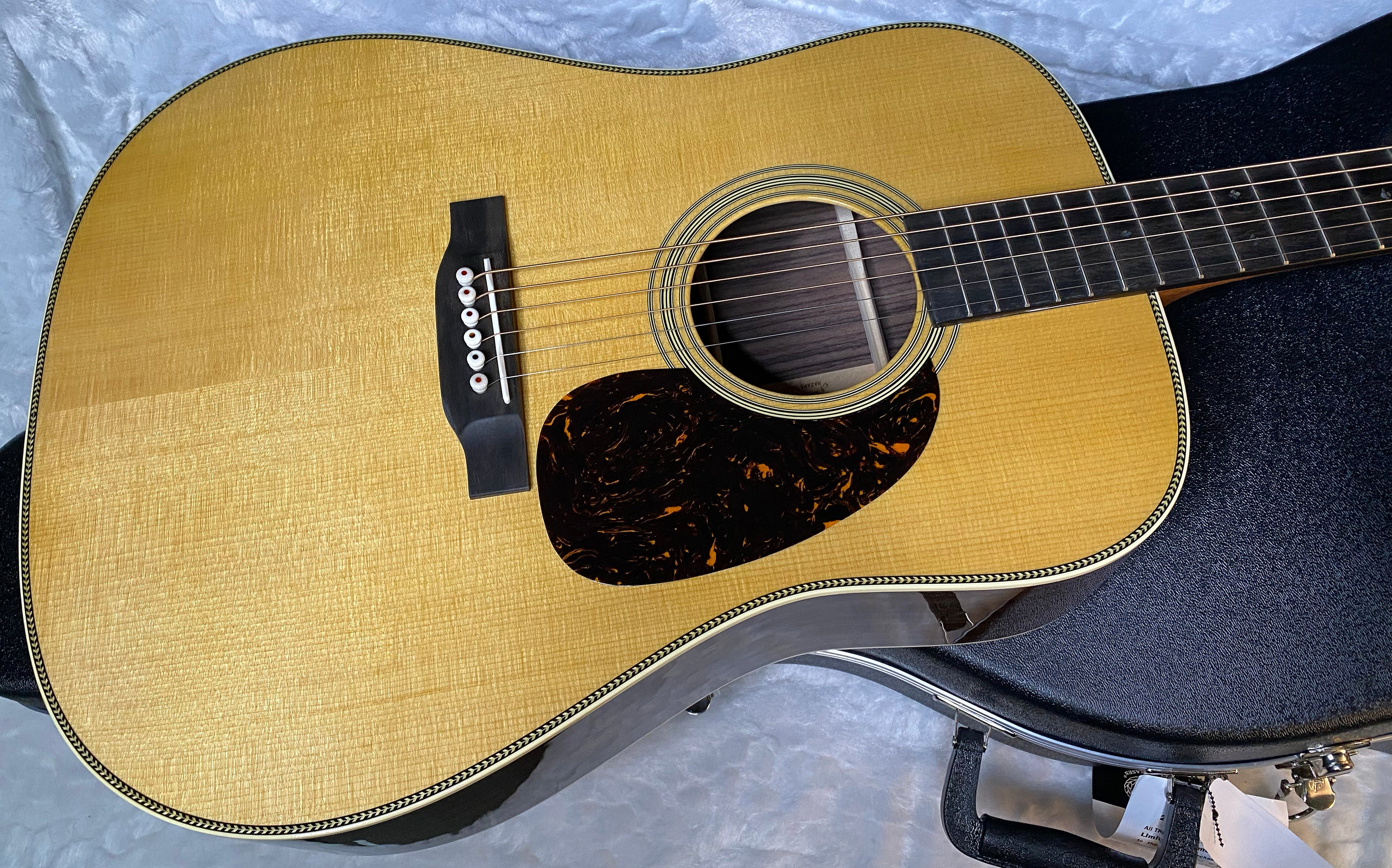 NEW! Martin HD-28 Standard Series Acoustic Guitar - Natural with Aging Toner (2025) 10Y25HD28 - Authorized Dealer - 4.3lbs - G05511