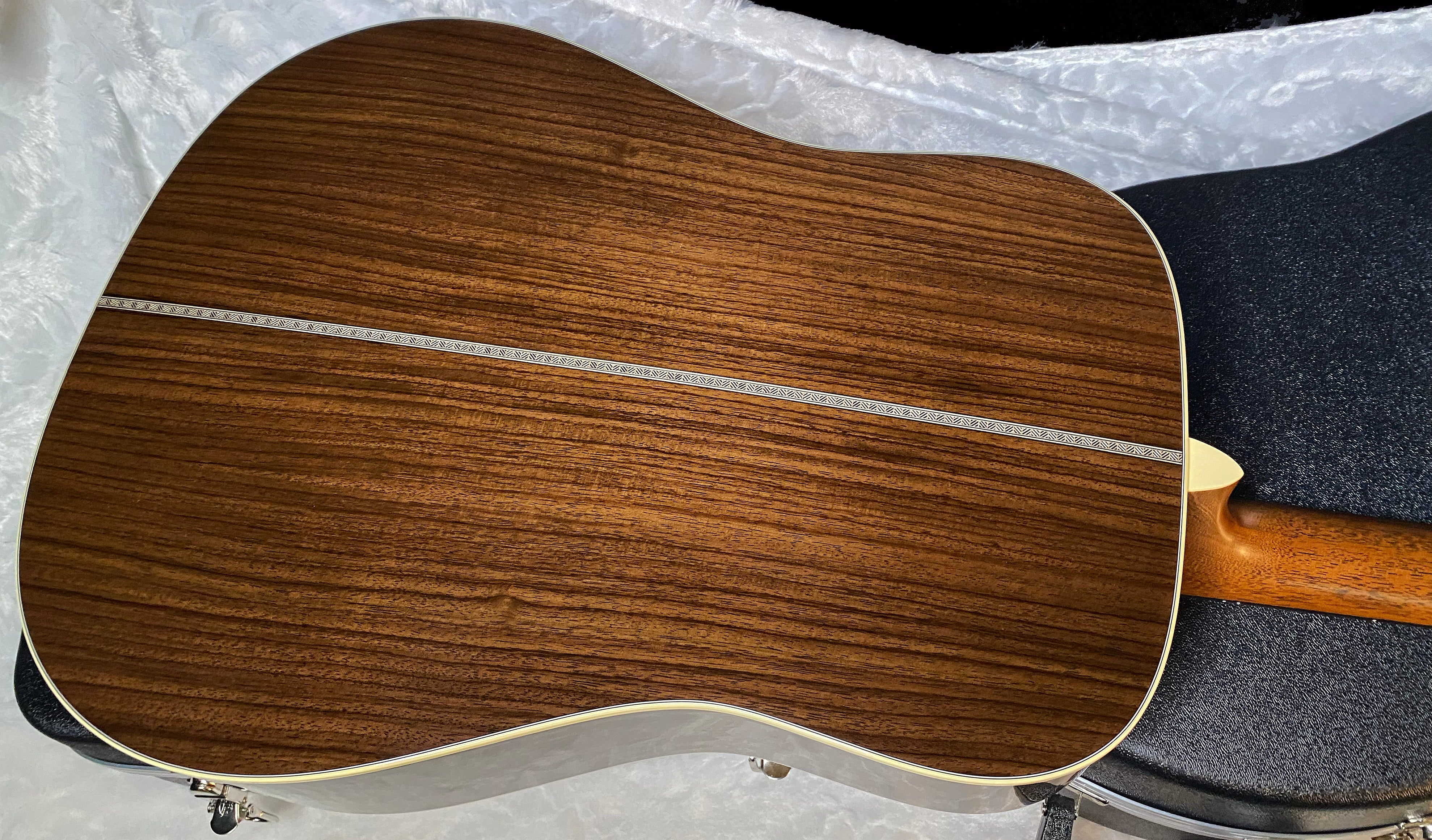 NEW! Martin HD-28 Standard Series Acoustic Guitar - Natural with Aging Toner (2025) 10Y25HD28 - Authorized Dealer - 4.3lbs - G05511