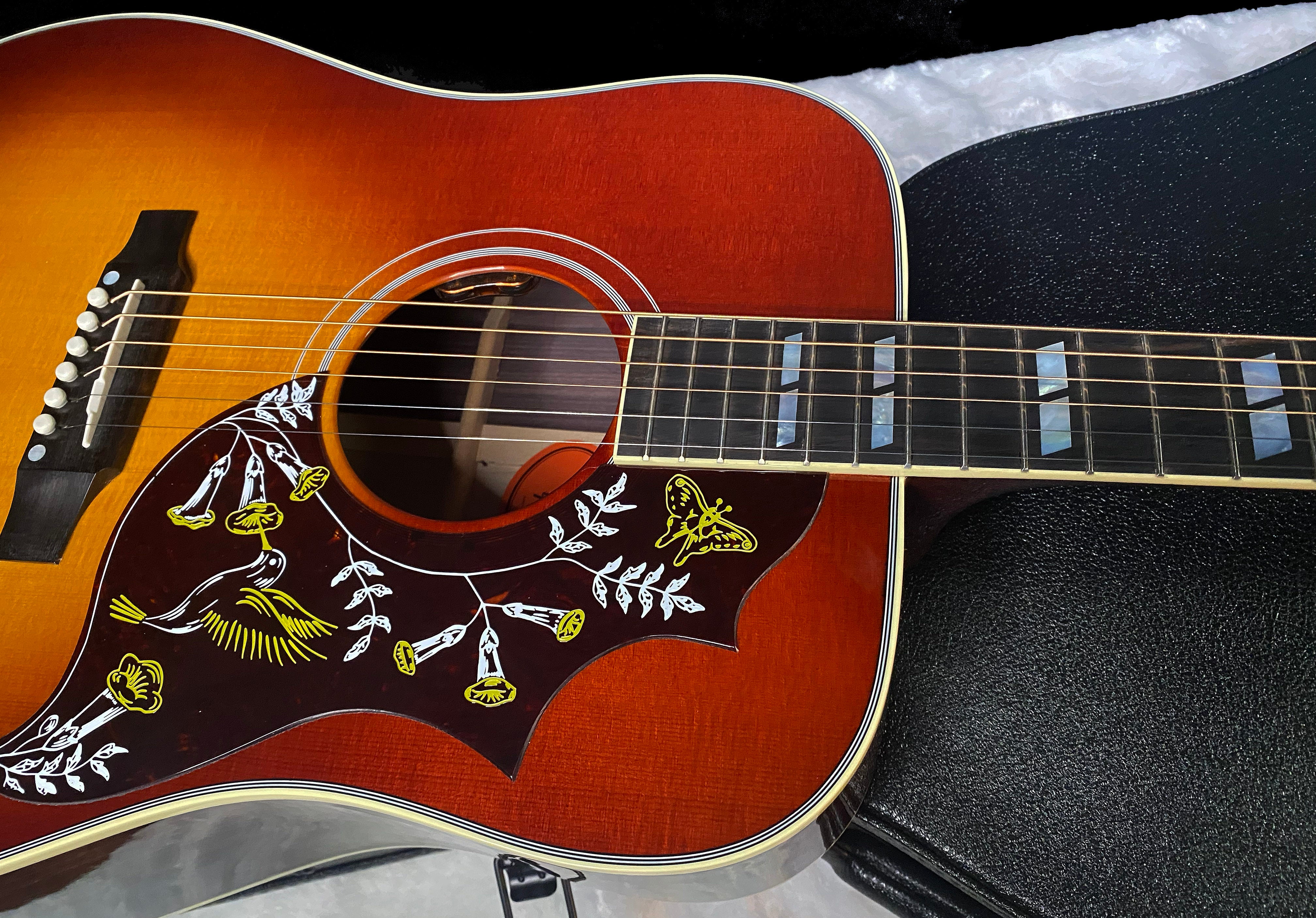 NEW! Gibson Custom Shop Hummingbird Rosewood 3-Piece Back Acoustic-Electric Guitar - Rosewood Burst - 4.65 lbs - Authorized Dealer! G06304