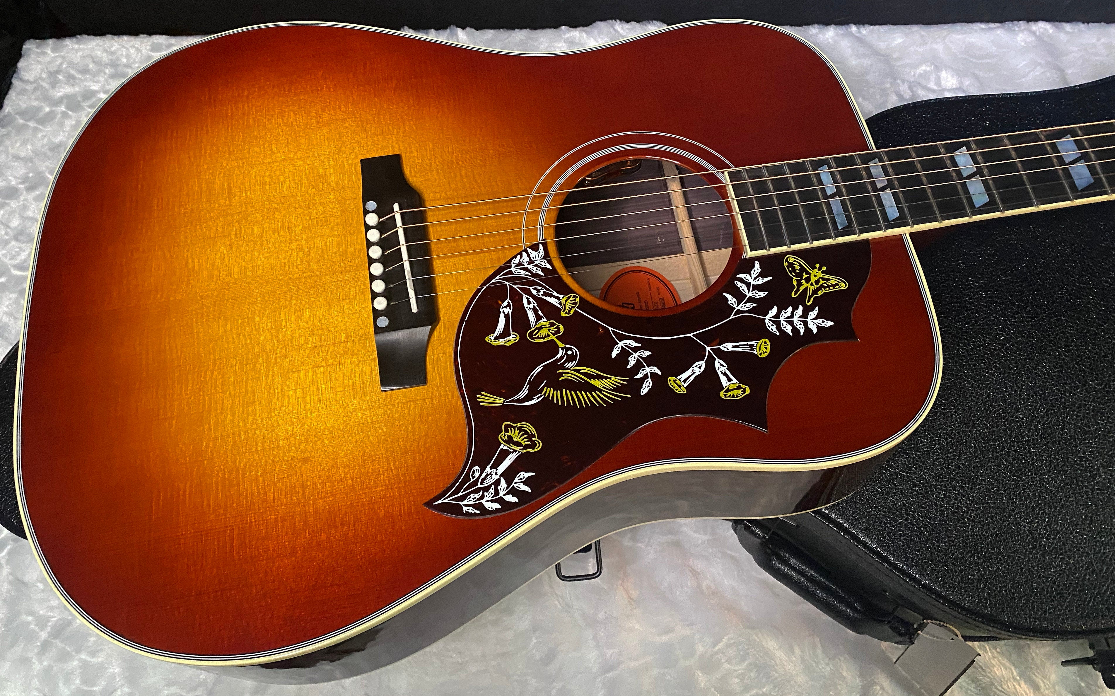 NEW! Gibson Custom Shop Hummingbird Rosewood 3-Piece Back Acoustic-Electric Guitar - Rosewood Burst - 4.65 lbs - Authorized Dealer! G06304