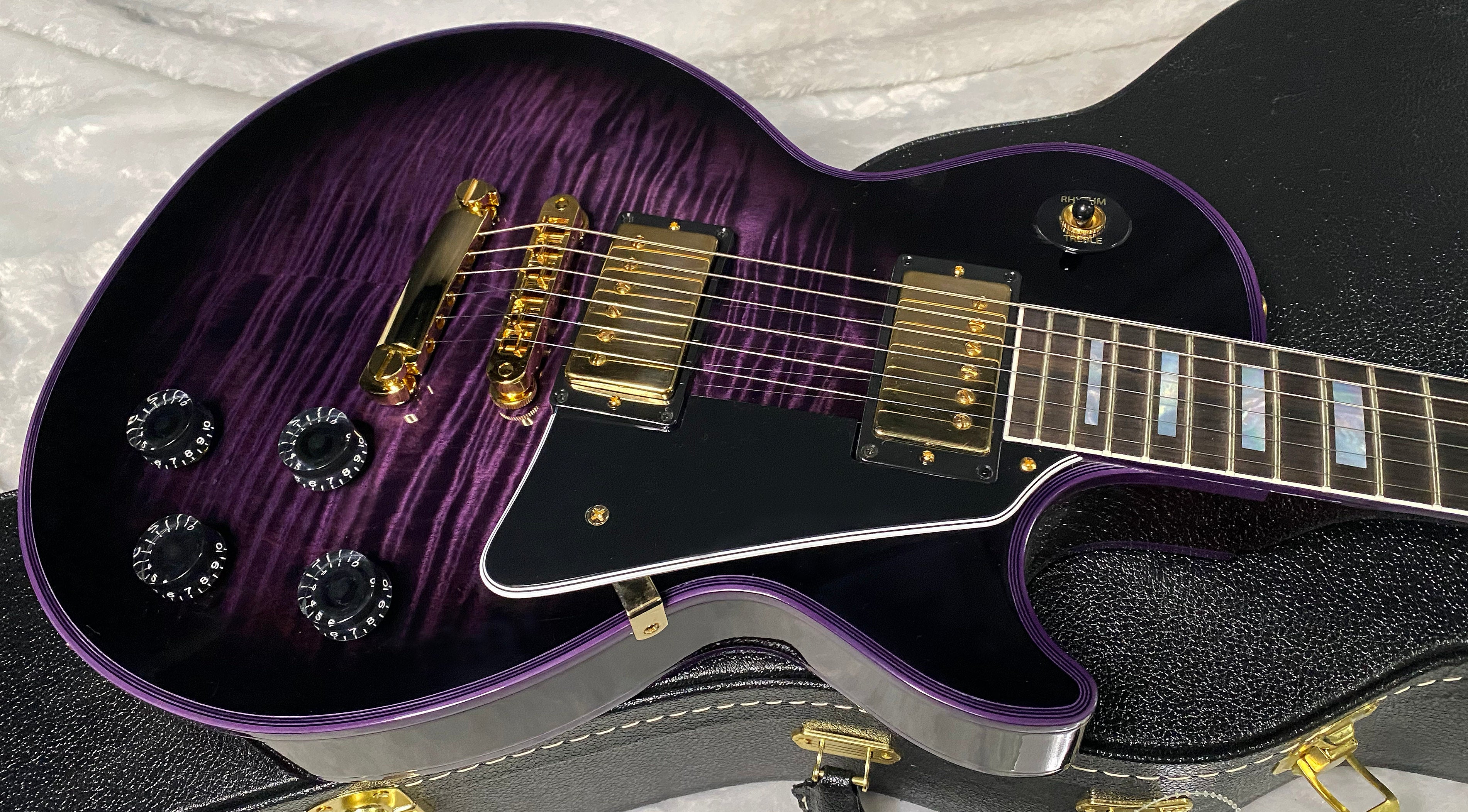 NEW! Gibson Dealer Select Custom Shop Les Paul Custom Purple Widow AAA Figured Flame Top - Authorized Dealer - 10.6 lbs - G07677