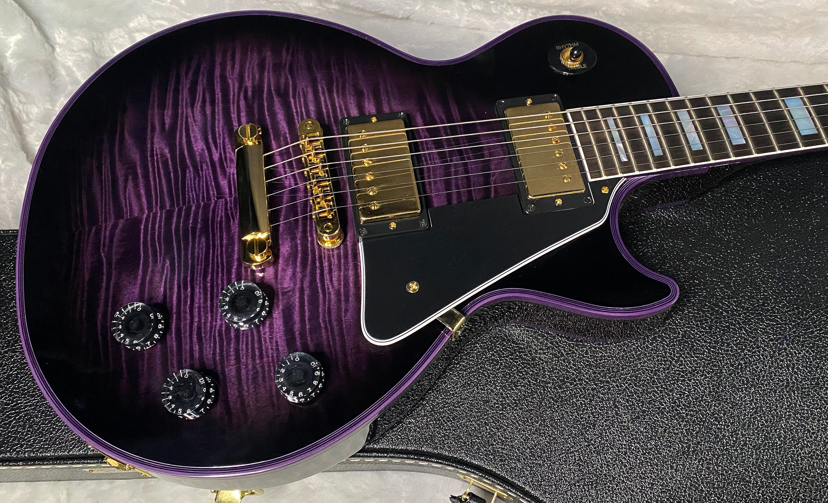 NEW! Gibson Dealer Select Custom Shop Les Paul Custom Purple Widow AAA Figured Flame Top - Authorized Dealer - 10.6 lbs - G07677