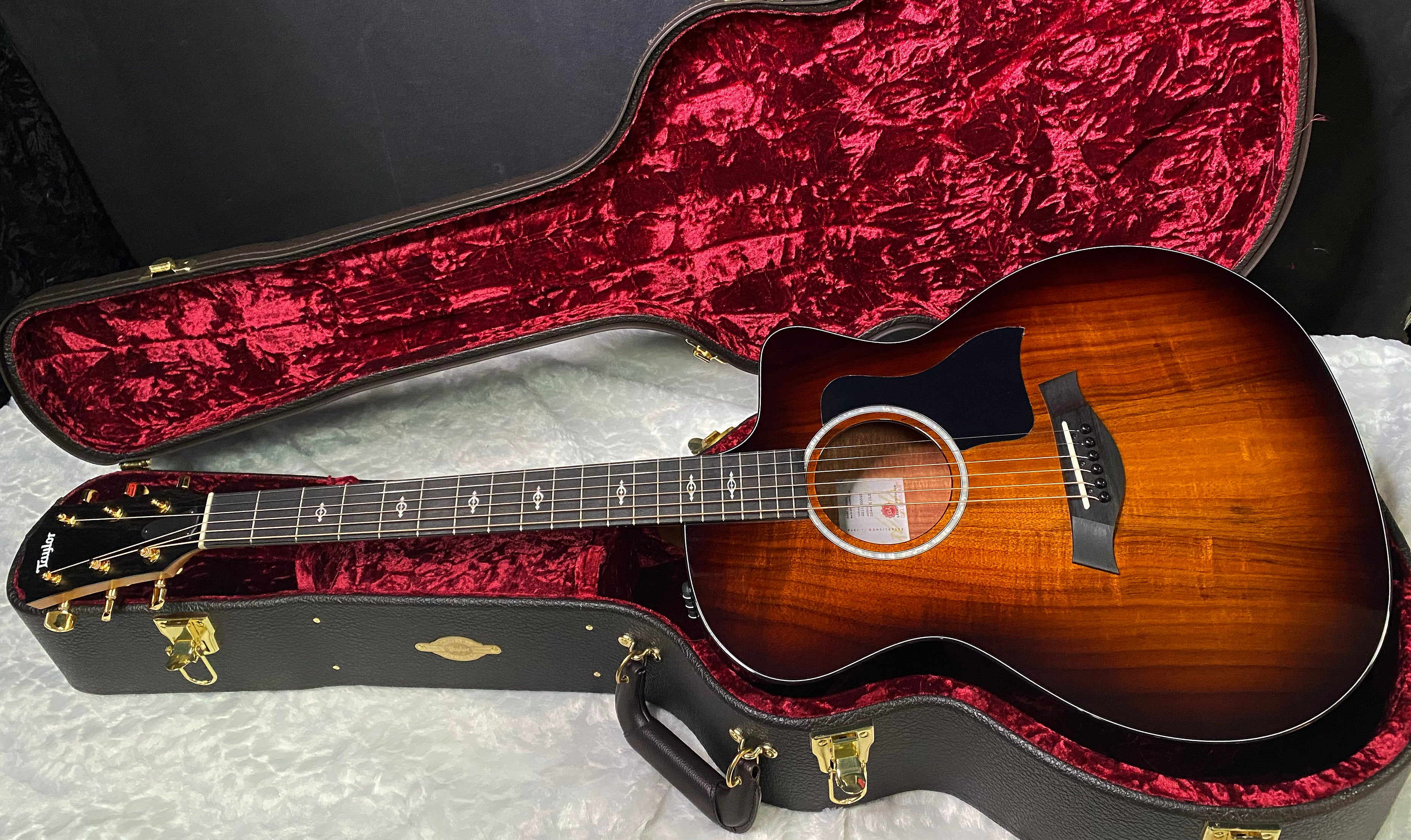 NEW! Taylor 224ce-K DLX Grand Auditorium Acoustic-Electric Guitar - Tobacco - 4.85lbs - Authorized Dealer - G06215