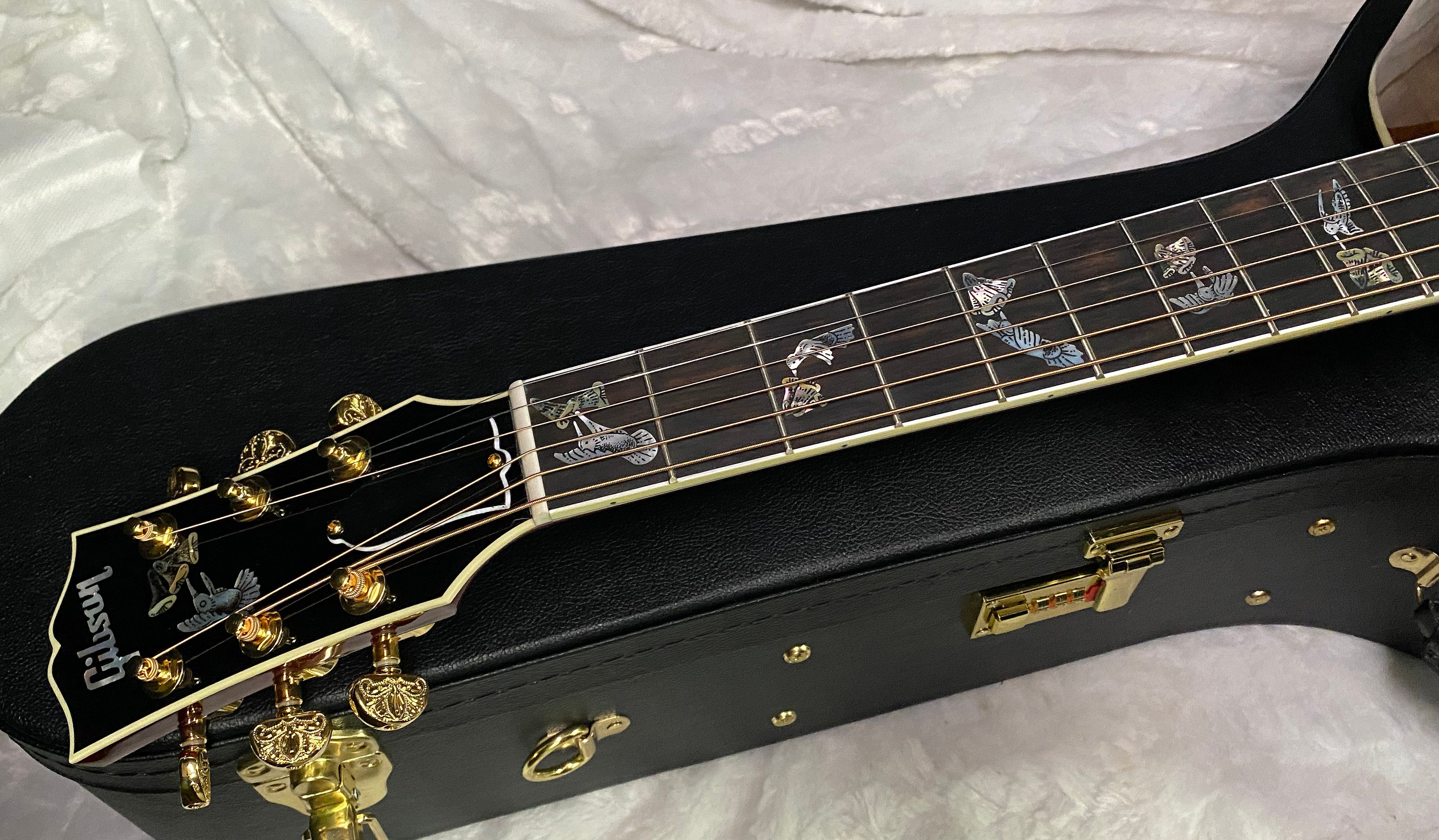 NEW! Gibson Hummingbird Custom Koa - Dealer Select - Autumnburst - Authorized Dealer - Custom Shop - 4.75 lbs - G07701