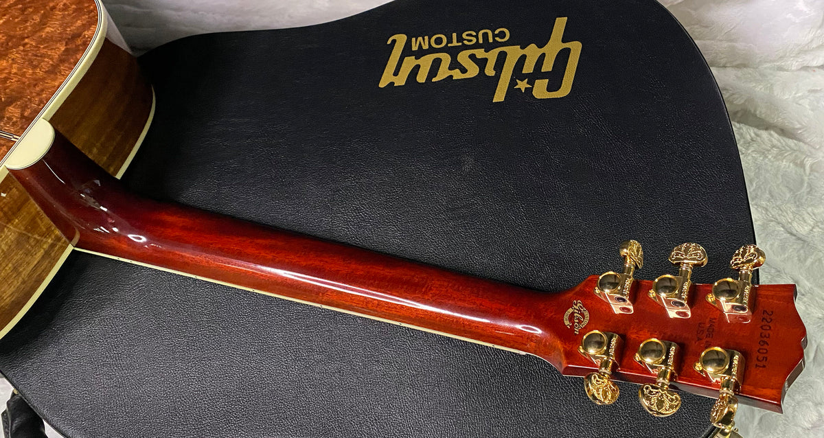 NEW! Gibson Hummingbird Custom Koa - Dealer Select - Autumnburst - Authorized Dealer - Custom Shop - 4.75 lbs - G07701