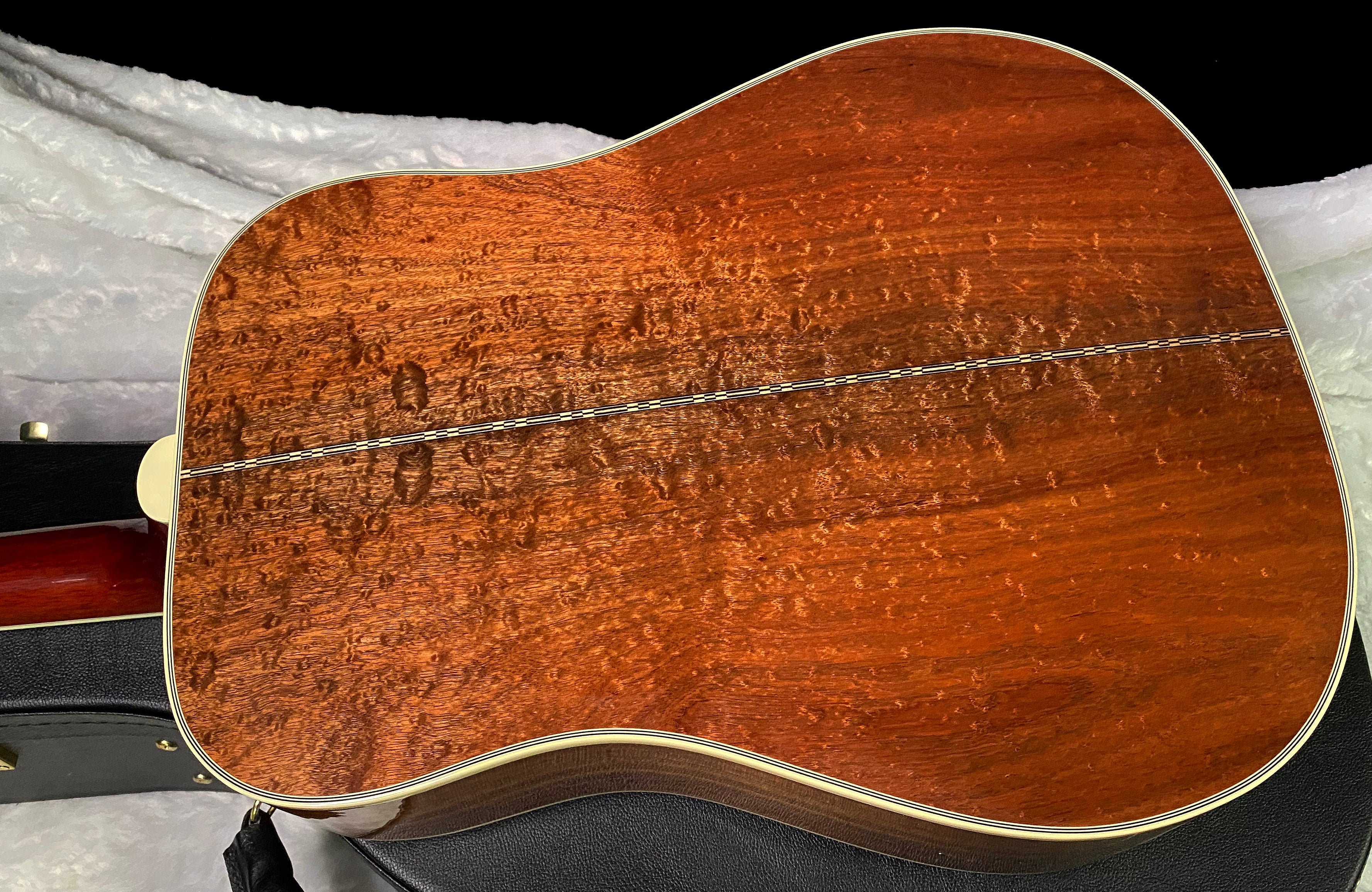 NEW! Gibson Hummingbird Custom Koa - Dealer Select - Autumnburst - Authorized Dealer - Custom Shop - 4.75 lbs - G07701