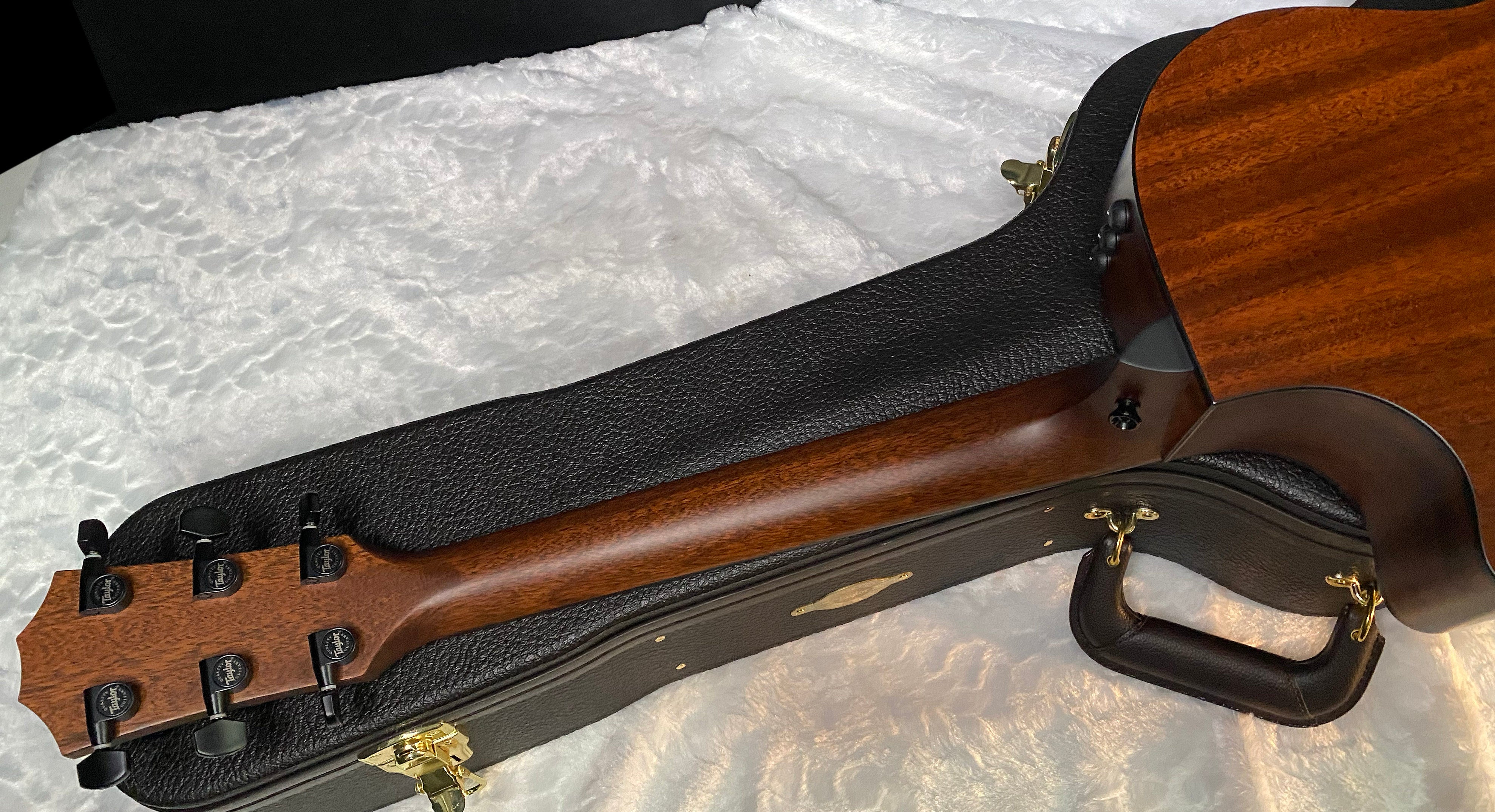 NEW! Taylor 322ce V-Class Grand Concert Acoustic-Electric Guitar - Tobacco - Authorized Dealer - 4.3lbs - G06267