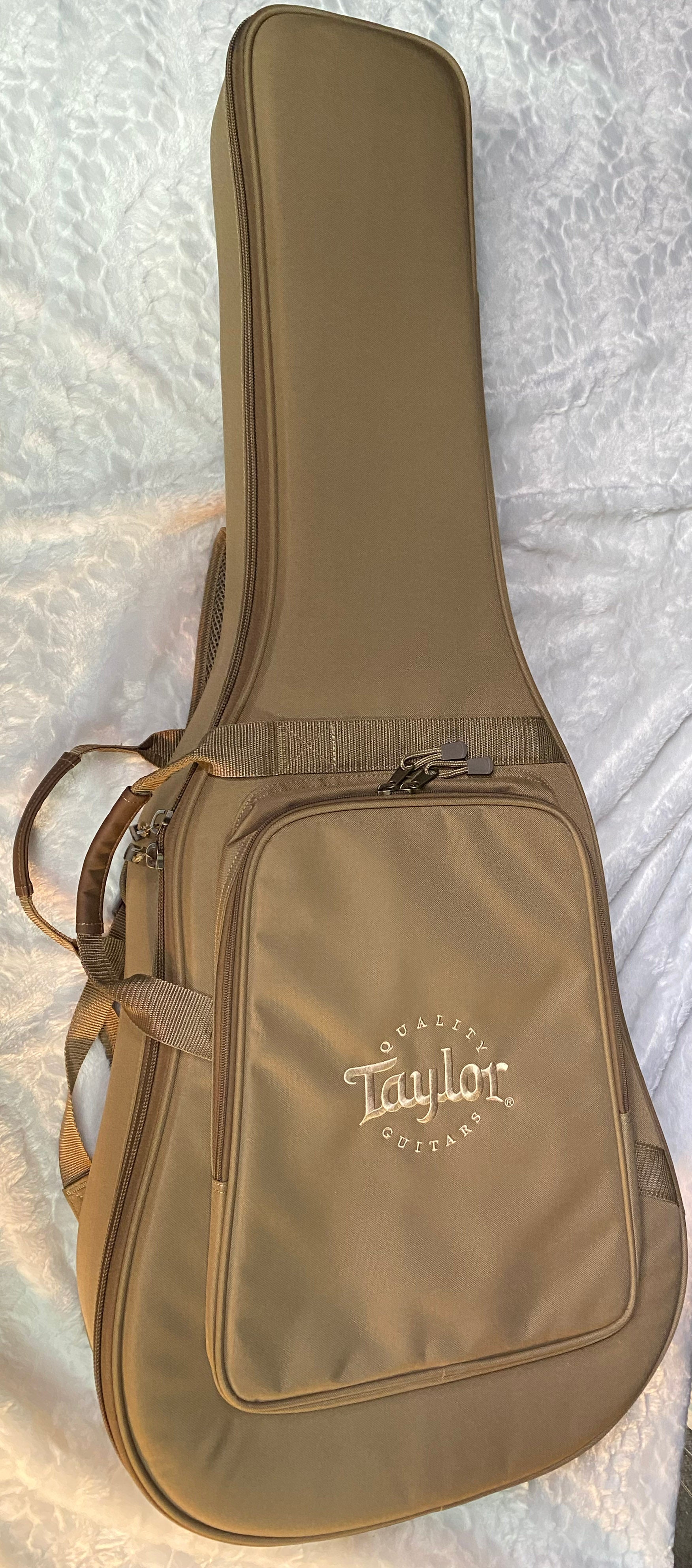 NEW! Taylor 214ce Grand Auditorium Acoustic-Electric Guitar Natural Finish - 4.4lbs - Authorized Dealer - G06229 (Copy)