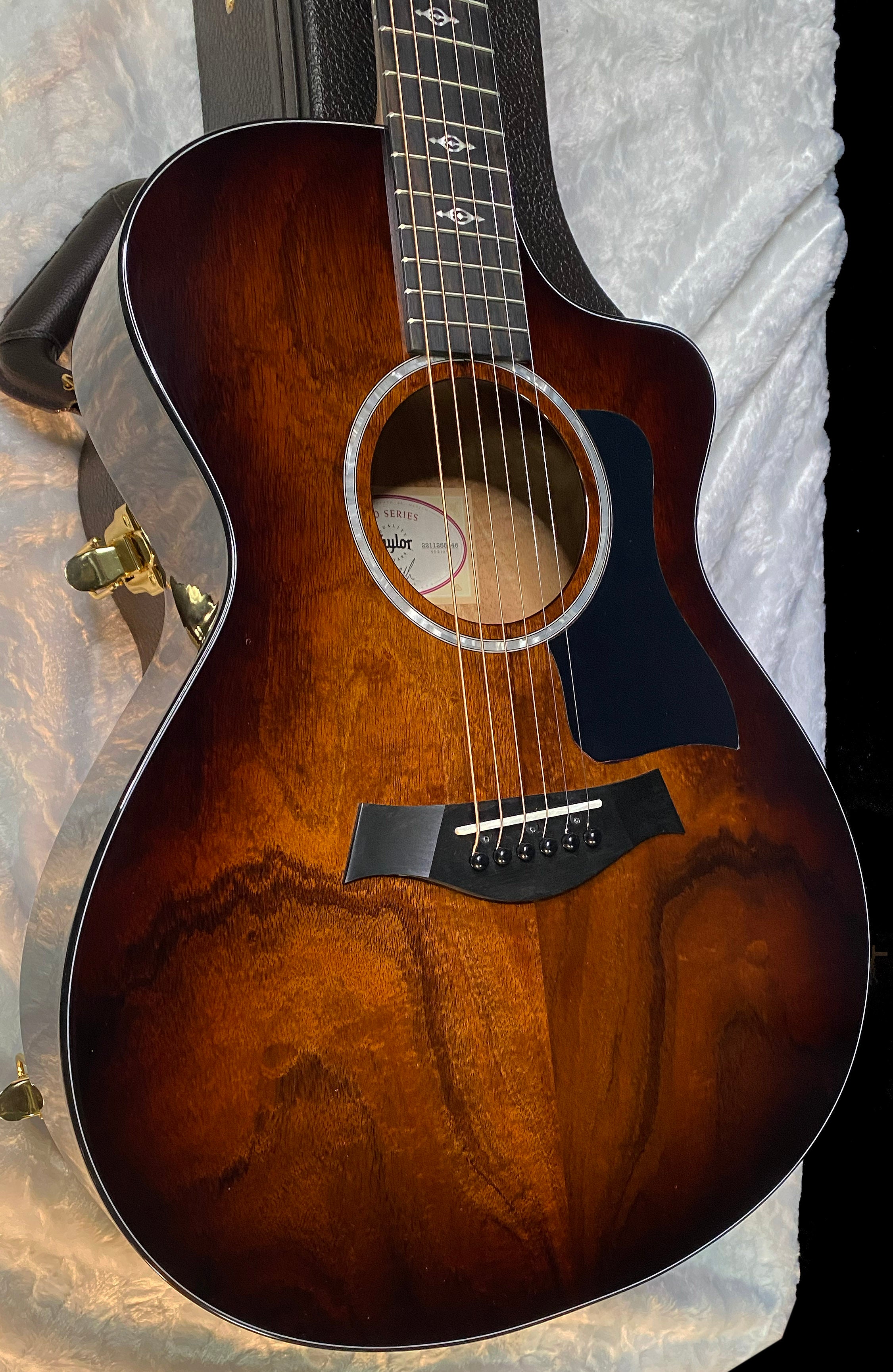 NEW! Taylor 222ce-K DLX Grand Concert Acoustic-Electric Guitar - Tobacco - 4.65lbs - Authorized Dealer - G06295