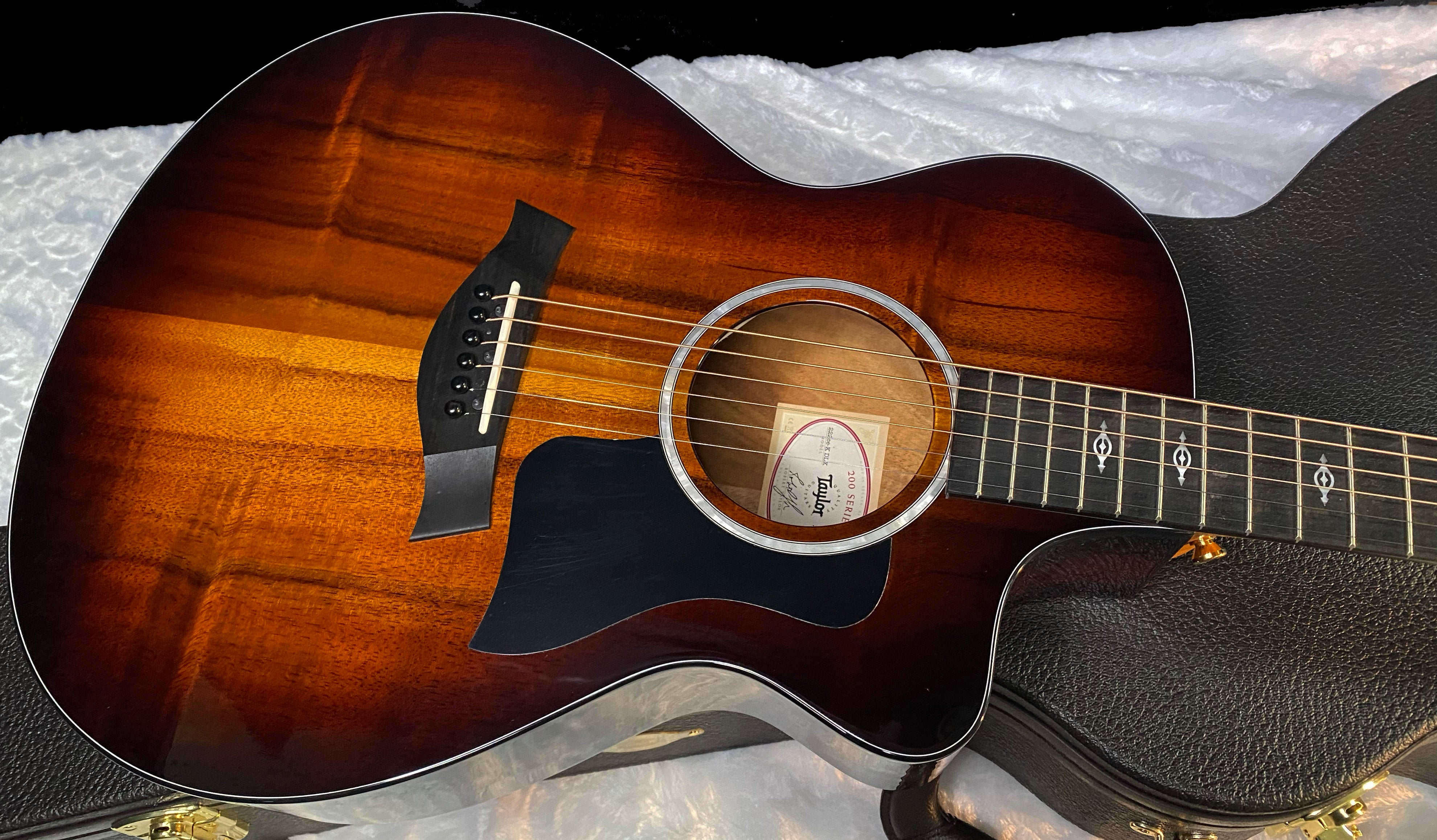 NEW! Taylor 222ce-K DLX Grand Concert Acoustic-Electric Guitar - Tobacco - 4.45lbs - Authorized Dealer - G06254