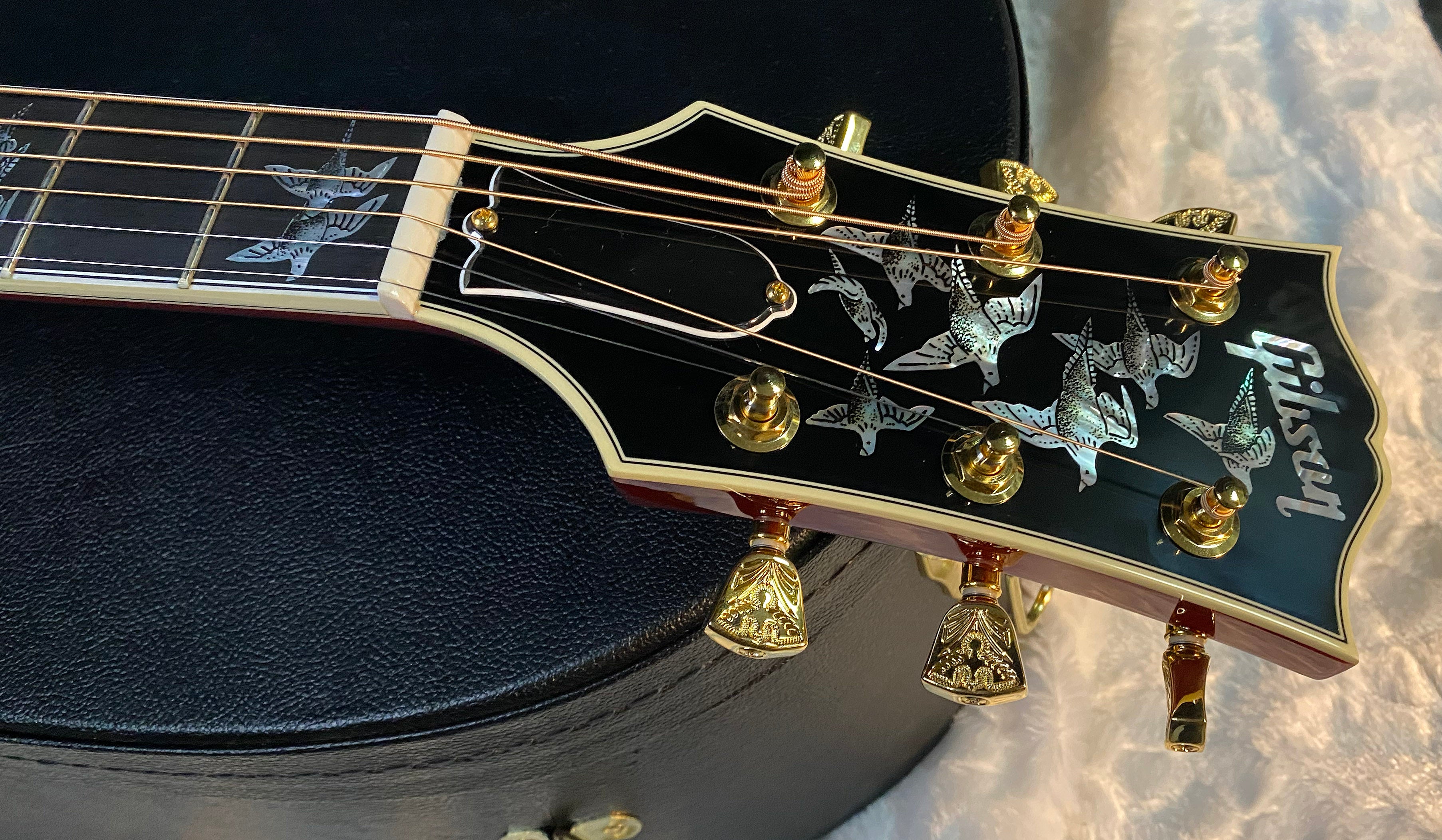 NEW! Gibson Custom Shop Dove - Doves In Flight - Authorized Dealer - 5.1 lbs - G06040