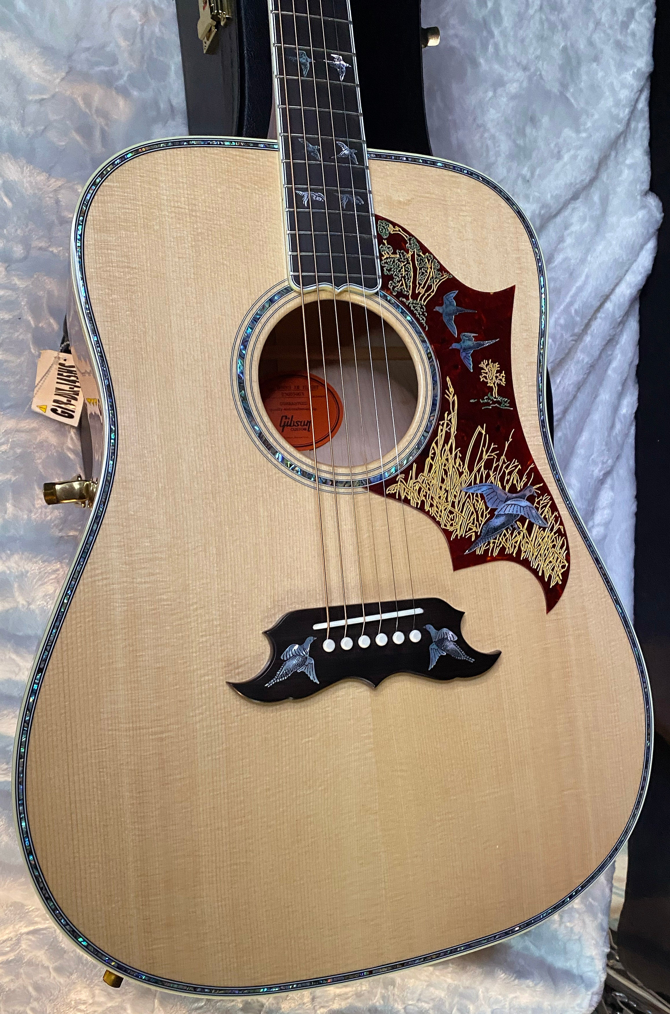 NEW! Gibson Custom Shop Dove - Doves In Flight - Authorized Dealer - 5.1 lbs - G06040