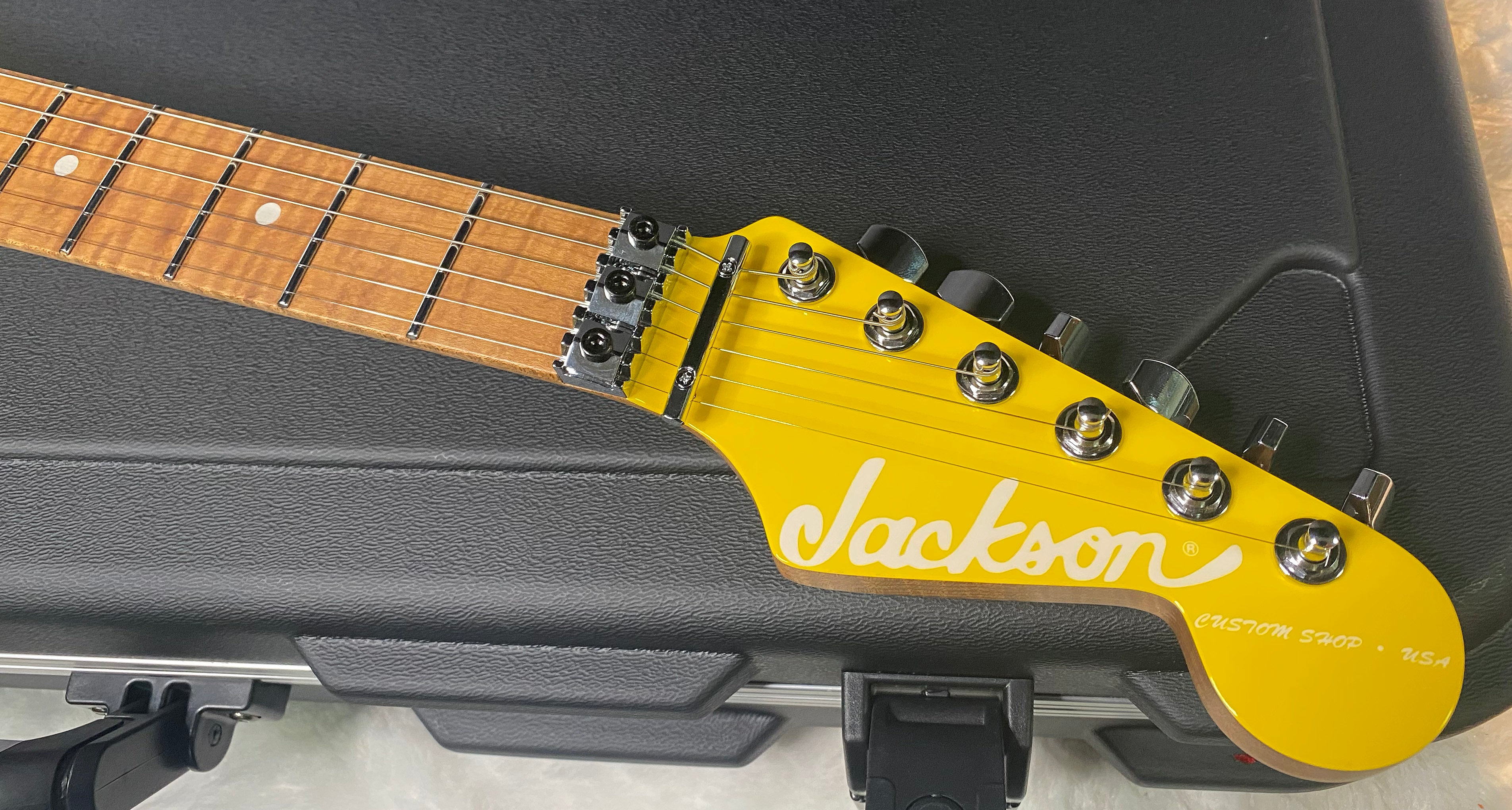 NEW ! Jackson Custom Shop Dinky HSH - Roasted Maple Neck & Fretboard - DK - Graffiti Yellow - Authorized Dealer - 8.1 lbs - G06967