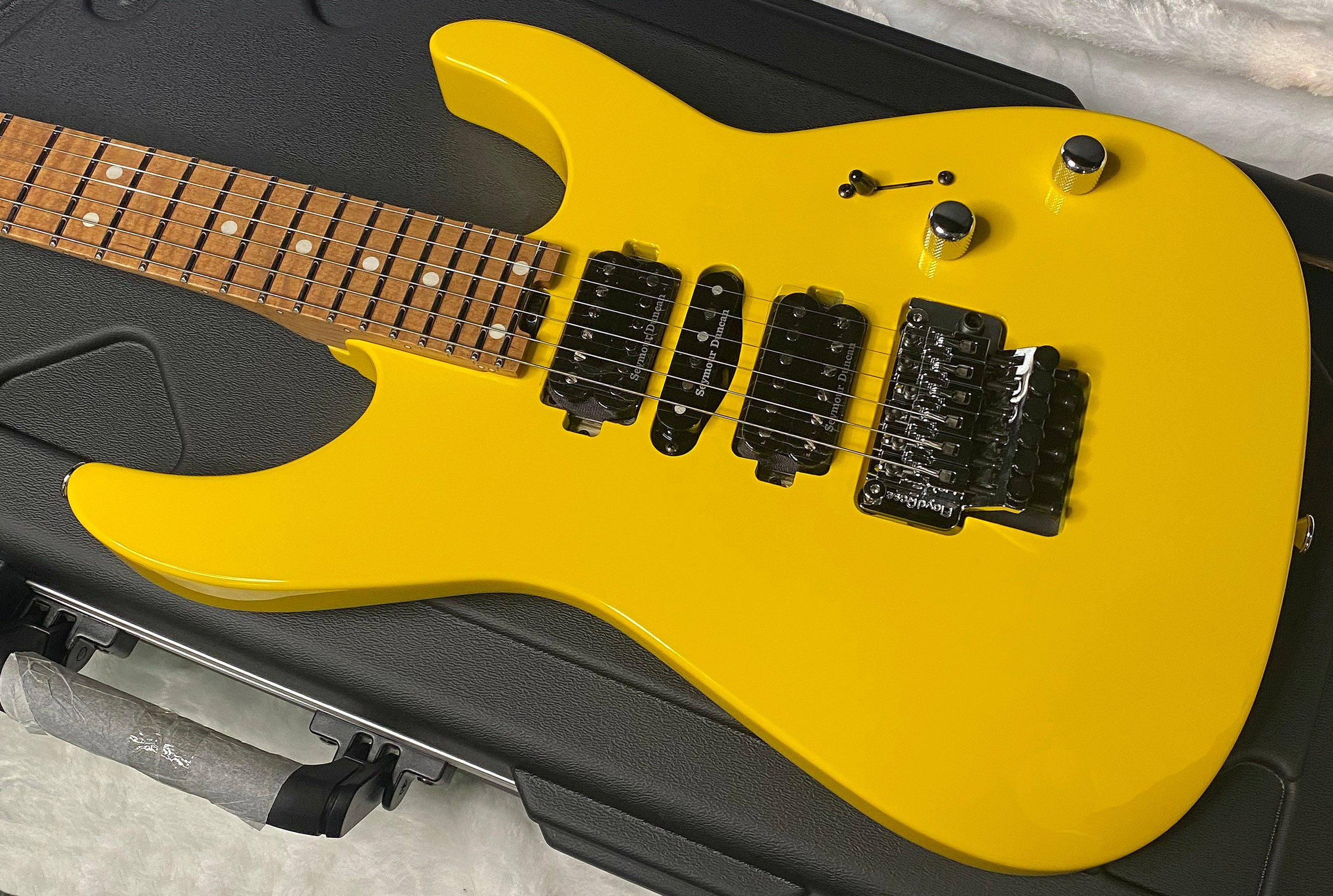 NEW ! Jackson Custom Shop Dinky HSH - Roasted Maple Neck & Fretboard - DK - Graffiti Yellow - Authorized Dealer - 8.1 lbs - G06967
