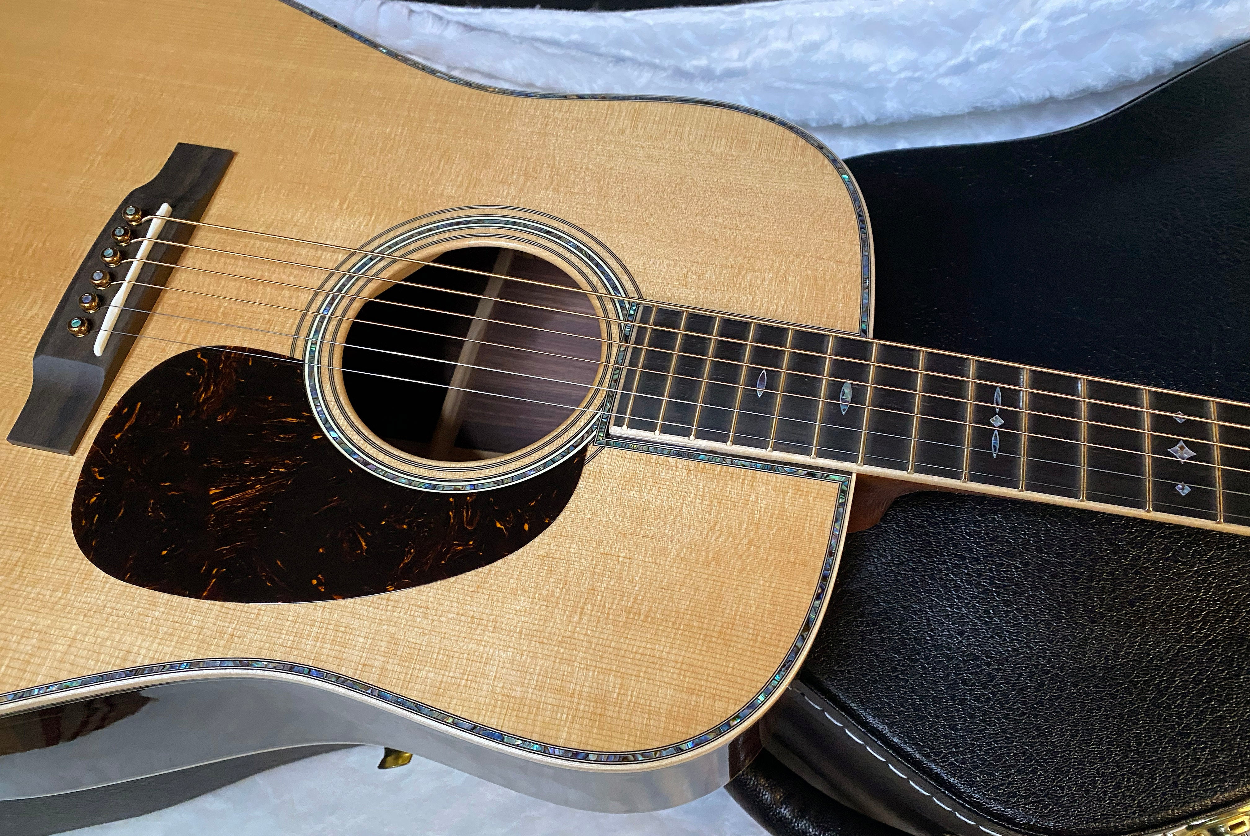 NEW! Martin D-45 Modern Deluxe - Acoustic Guitar - 4.3lbs - Authorized Dealer - G05509 - 10D45MODERNDELUXE