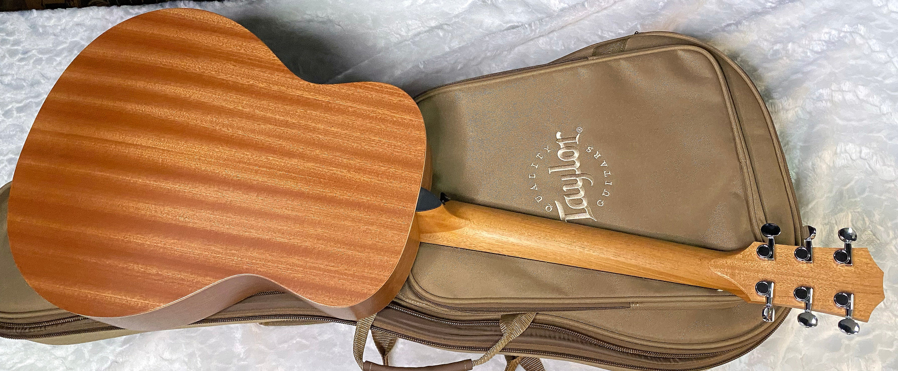 NEW! Taylor Guitars 4 Vets GS Mini Special Edition Acoustic Guitar - Desert Camo - Authorized Dealer