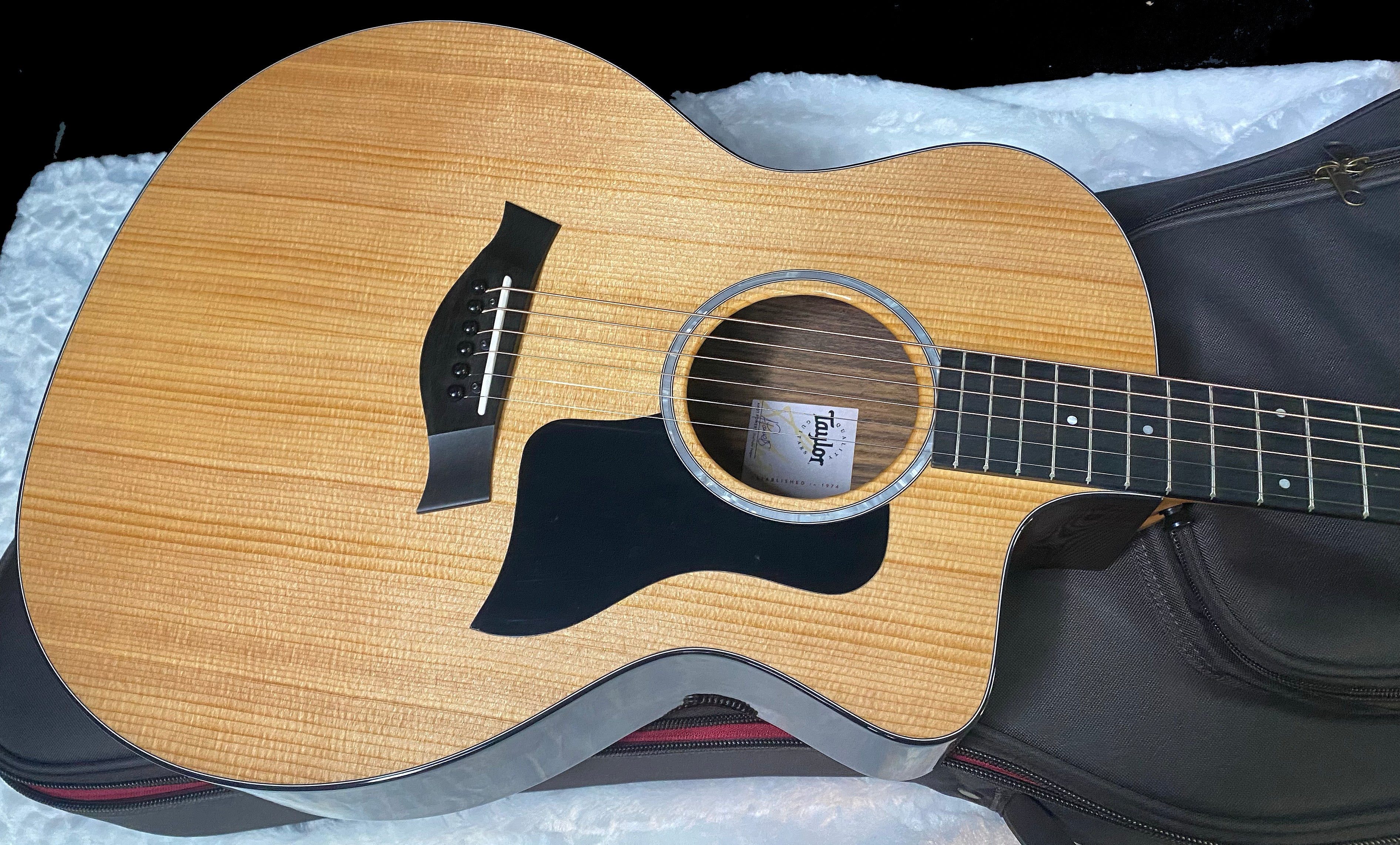 NEW! Taylor 214ce Plus Grand Auditorium Acoustic-Electric Guitar Natural Finish - 4.7lbs - Authorized Dealer - G06248