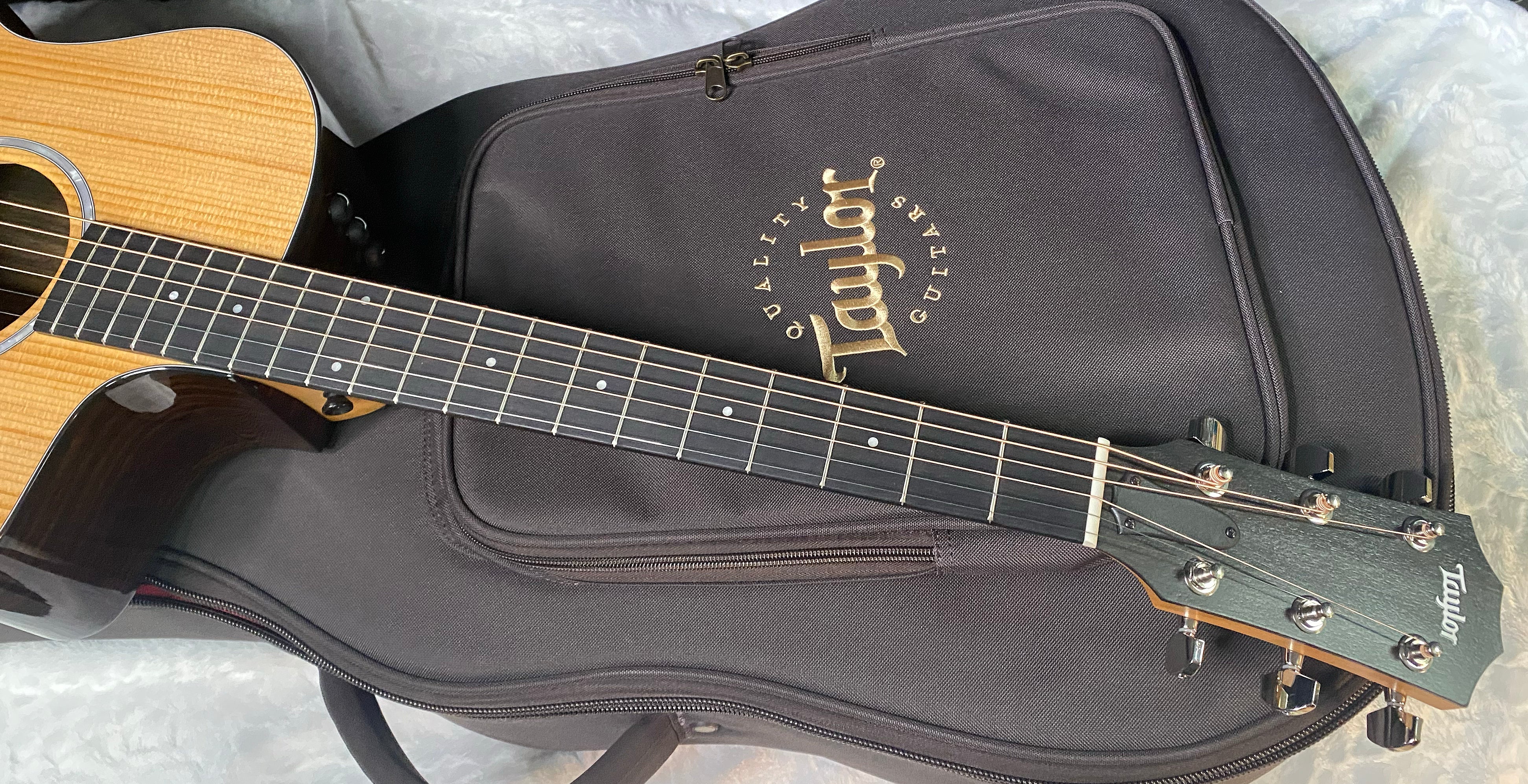 NEW! Taylor 214ce Plus Grand Auditorium Acoustic-Electric Guitar Natural Finish - 4.7lbs - Authorized Dealer - G06248