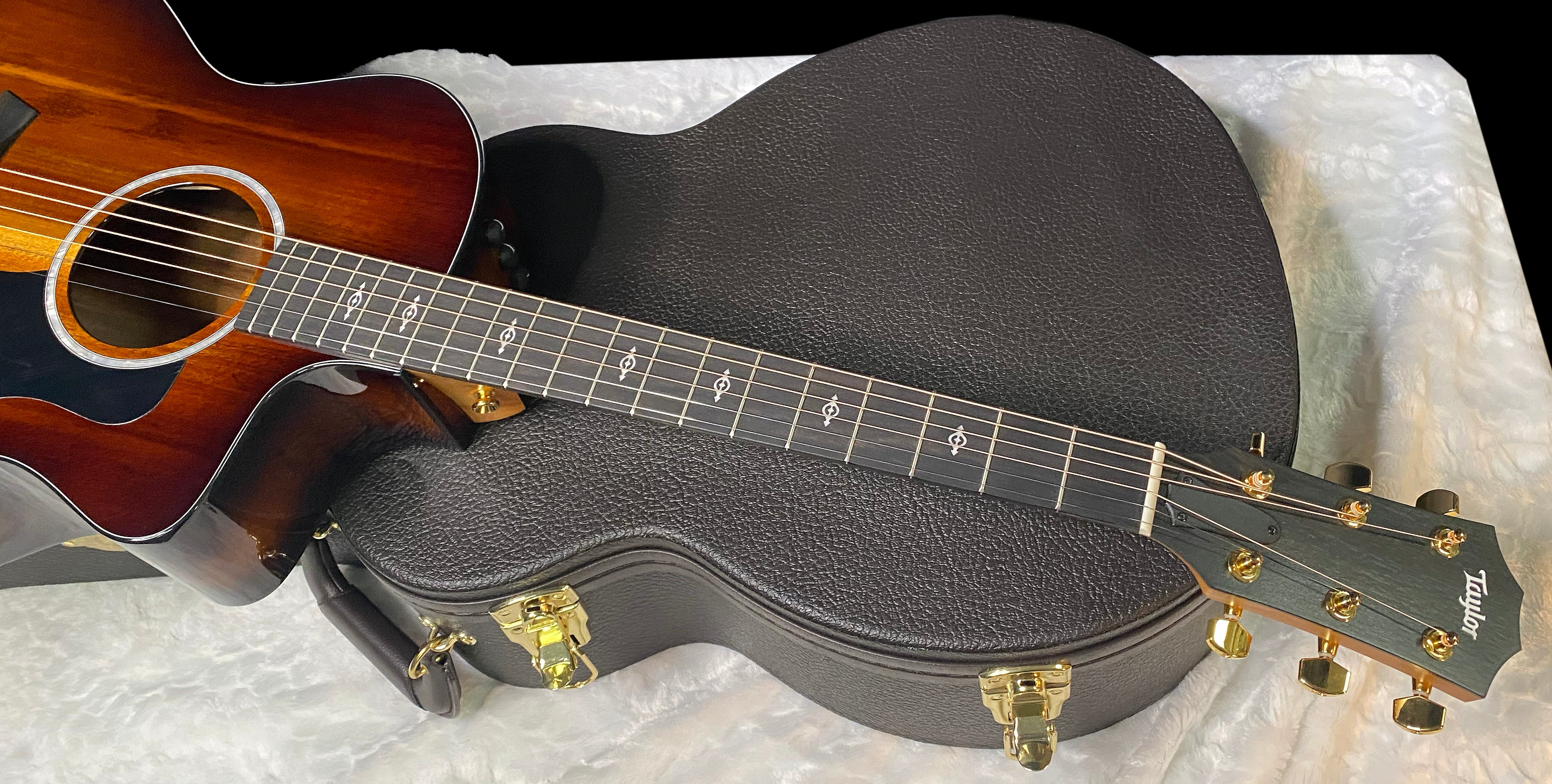 NEW! Taylor 224ce-K DLX Grand Auditorium Acoustic-Electric Guitar - Tobacco - 4.9lbs - Authorized Dealer - G06266