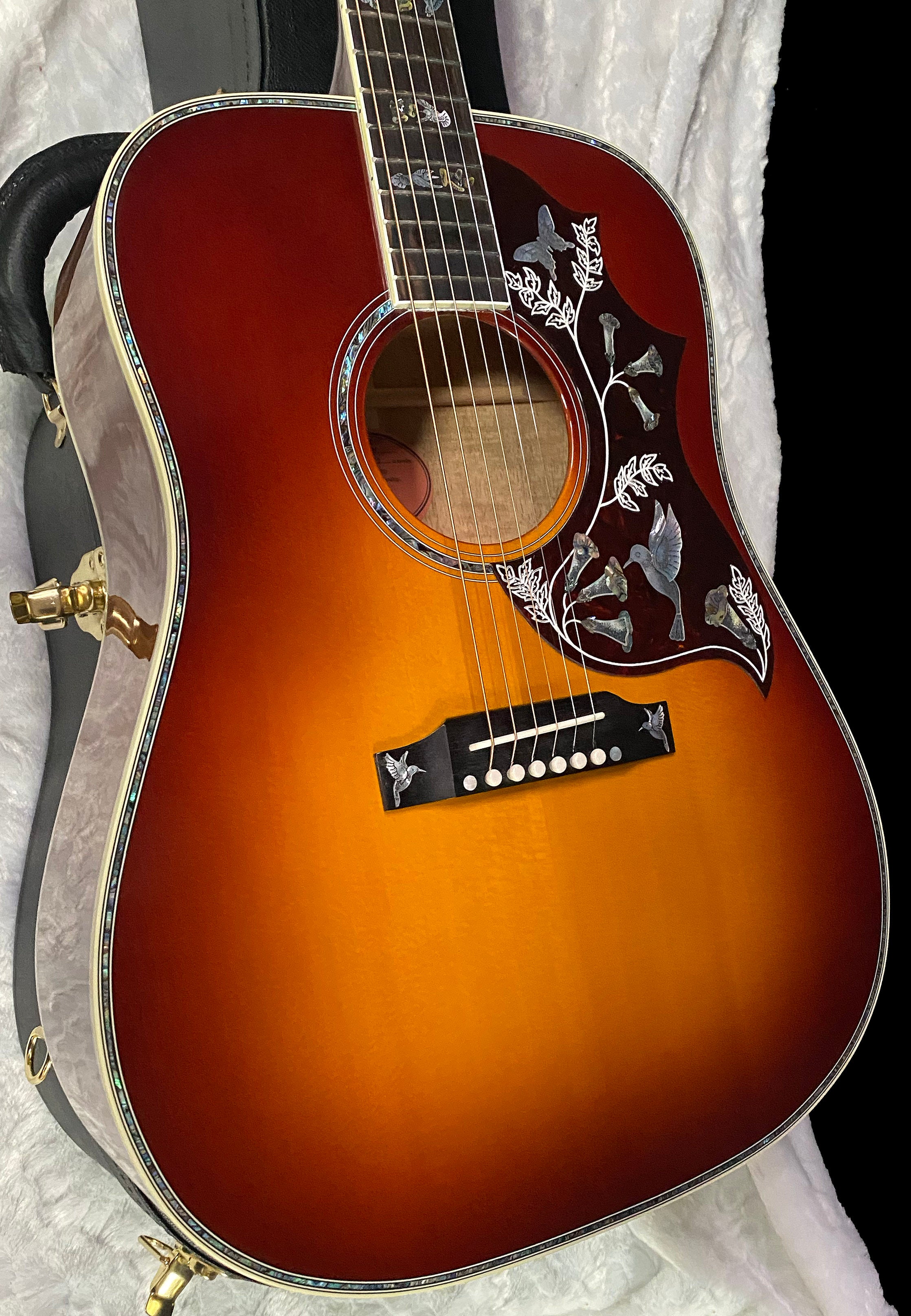 NEW! Gibson Hummingbird Custom Koa - Dealer Select - Autumnburst - Authorized Dealer - Custom Shop - 4.6 lbs - G07696