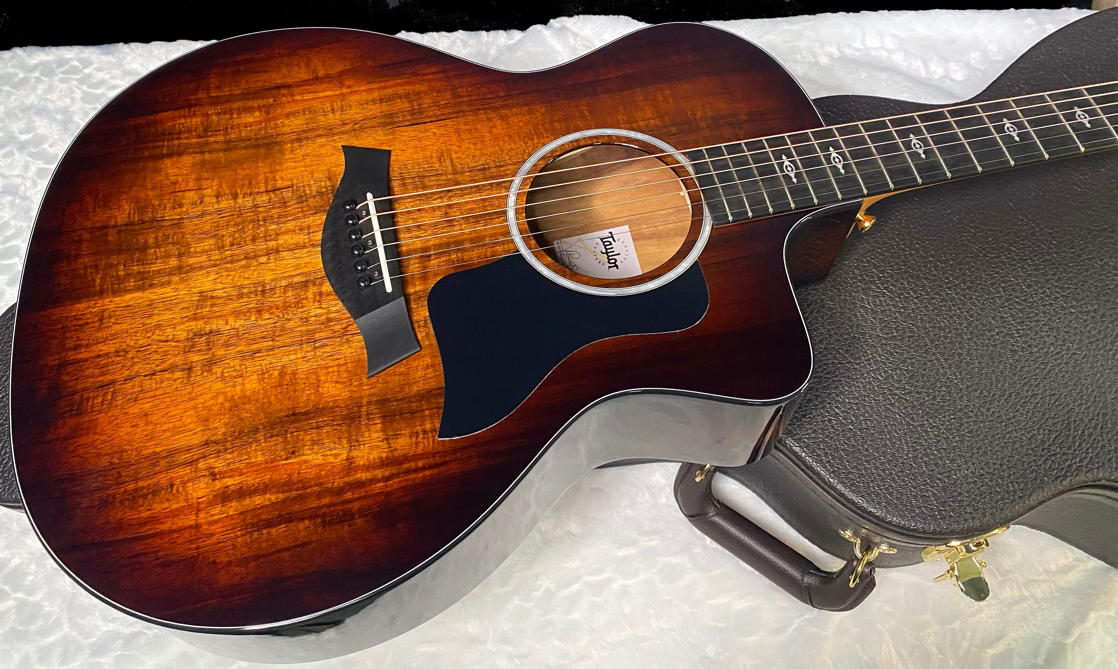 NEW! Taylor 224ce-K DLX Grand Auditorium Acoustic-Electric Guitar - Tobacco - 4.9lbs - Authorized Dealer - G06243