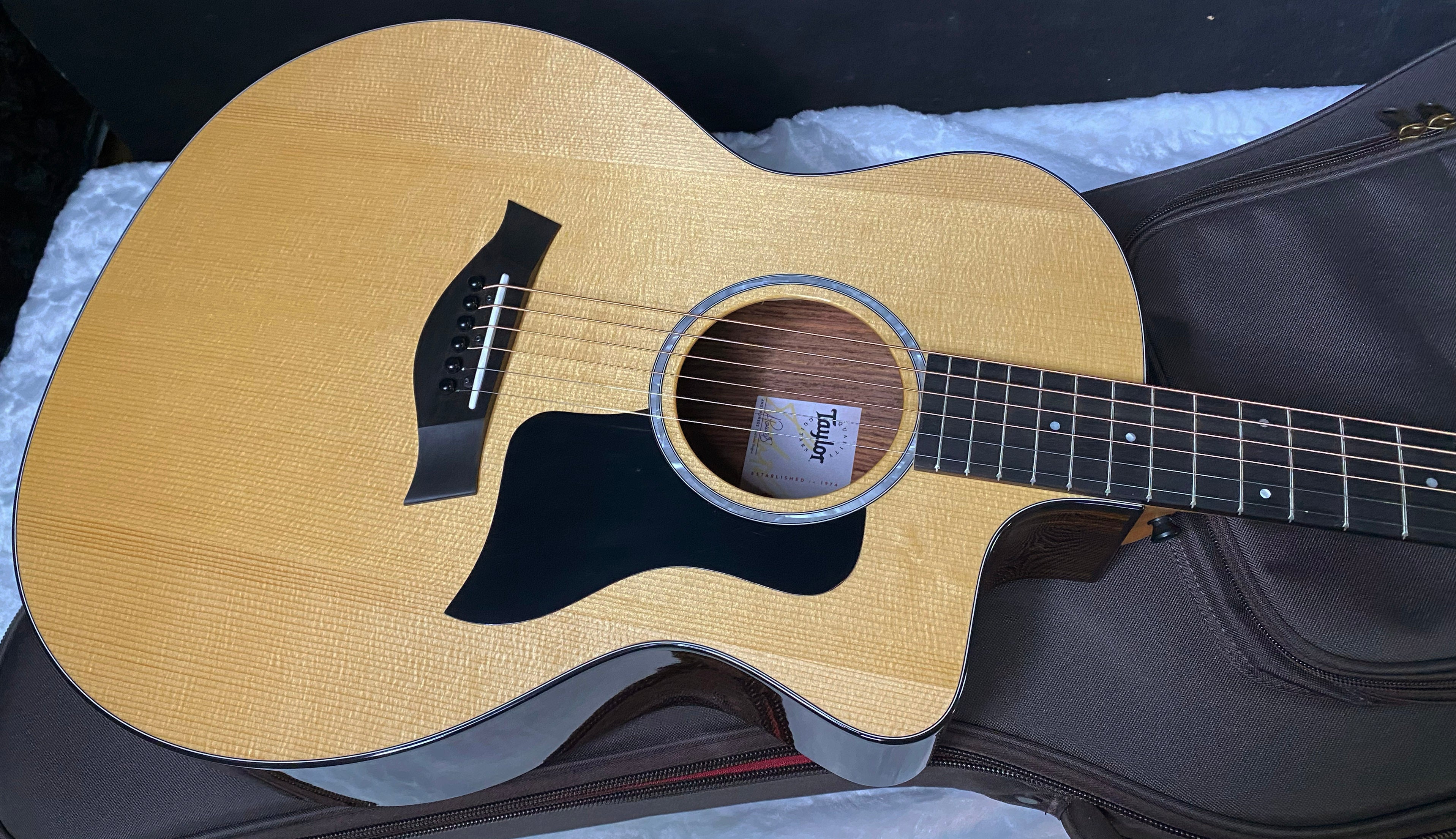 NEW! Taylor 214ce Plus Grand Auditorium Acoustic-Electric Guitar Natural Finish - 4.9lbs - Authorized Dealer - G06268