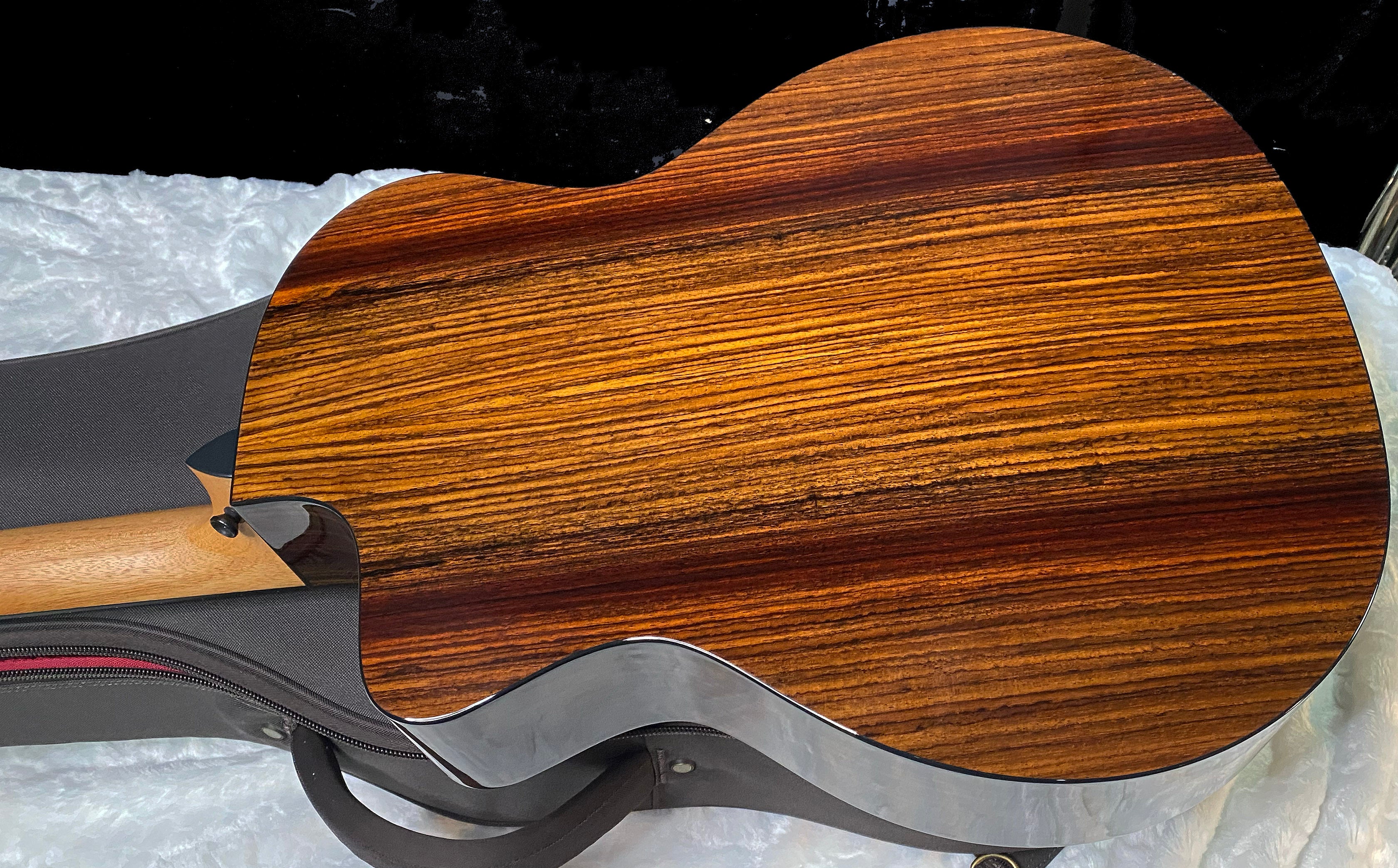 NEW! Taylor 214ce Plus Grand Auditorium Acoustic-Electric Guitar Natural Finish - 4.9lbs - Authorized Dealer - G06268