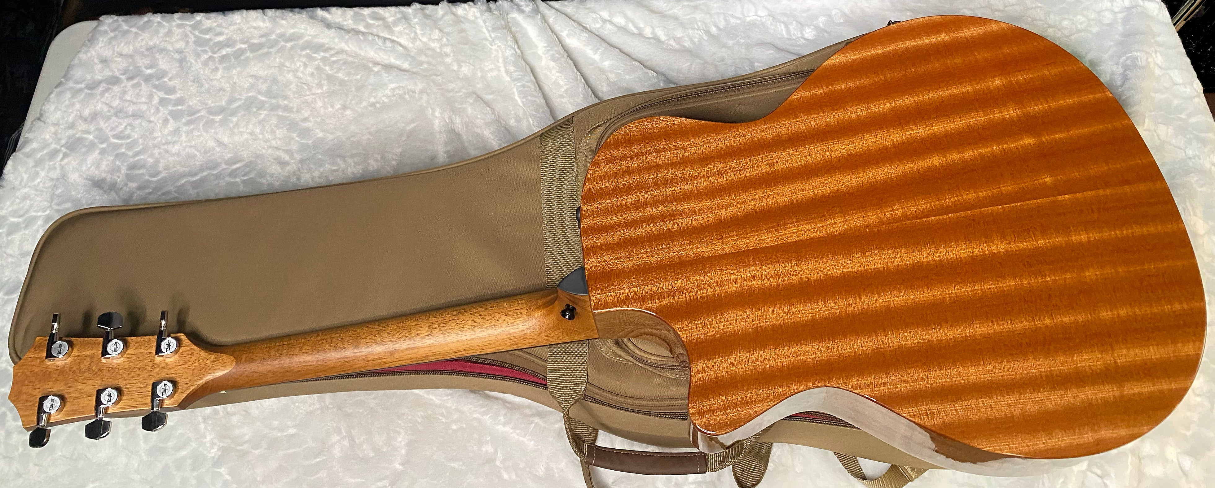 NEW! Taylor 314ce Studio Acoustic-Electric Guitar - Shaded Edgeburst - Authorized Dealer - 4.55lbs - G06247