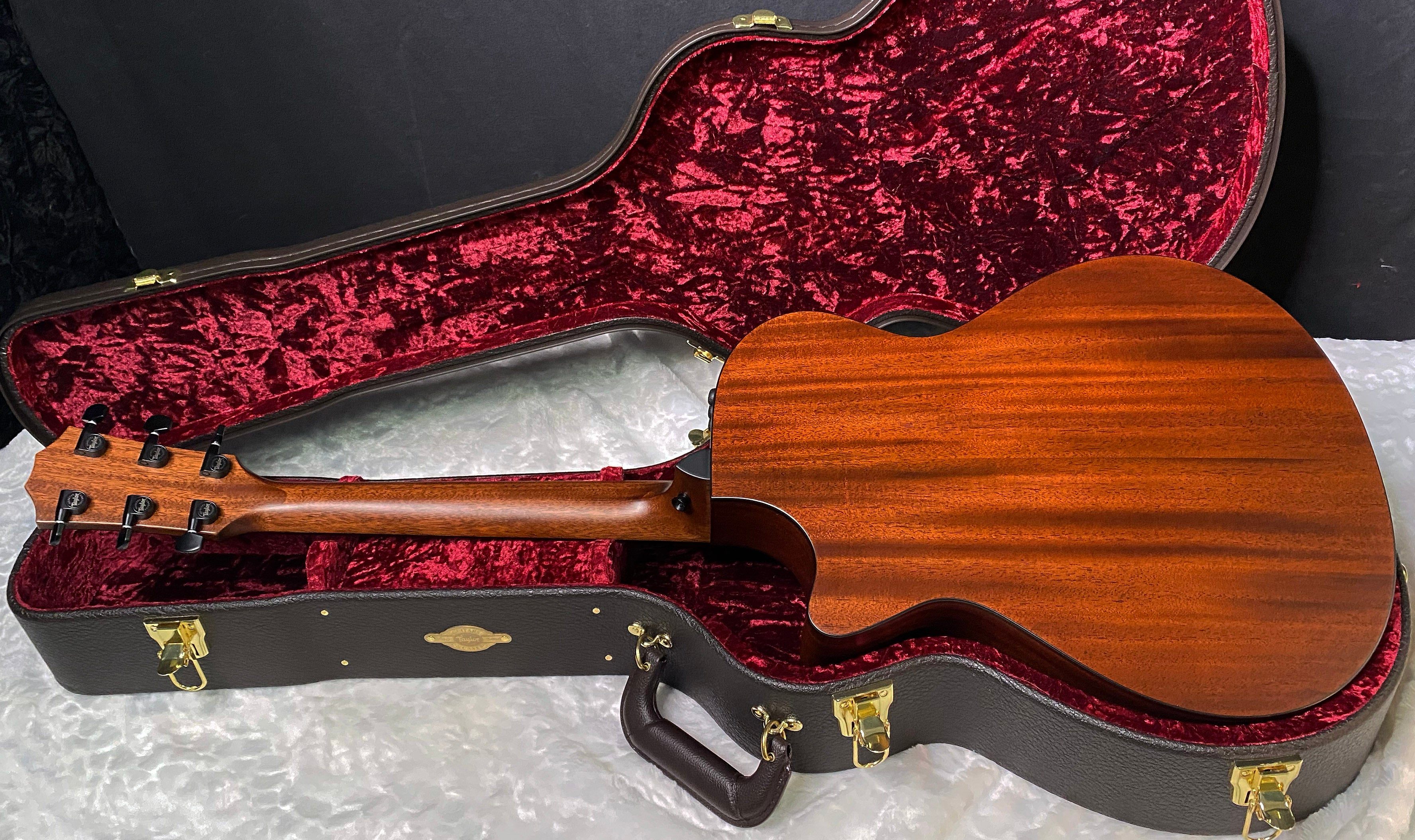 NEW! Taylor 322ce V-Class Grand Concert Acoustic-Electric Guitar - Tobacco - Authorized Dealer - 4.35lbs SN 1210145037