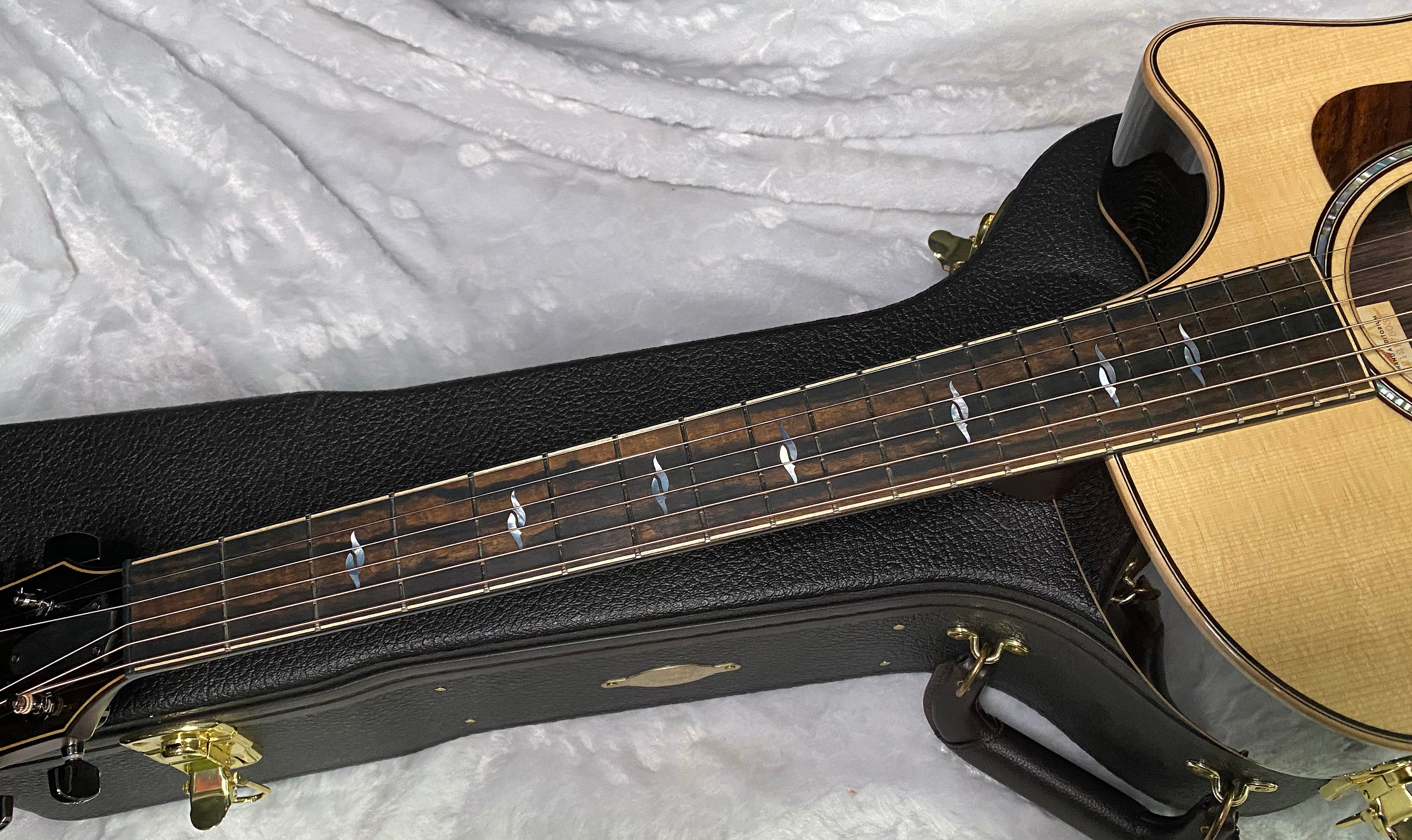 Taylor 814ce Next Generation Acoustic-Electric Guitar - Natural Gloss - 4.65lbs - Authorized Dealer - G07706