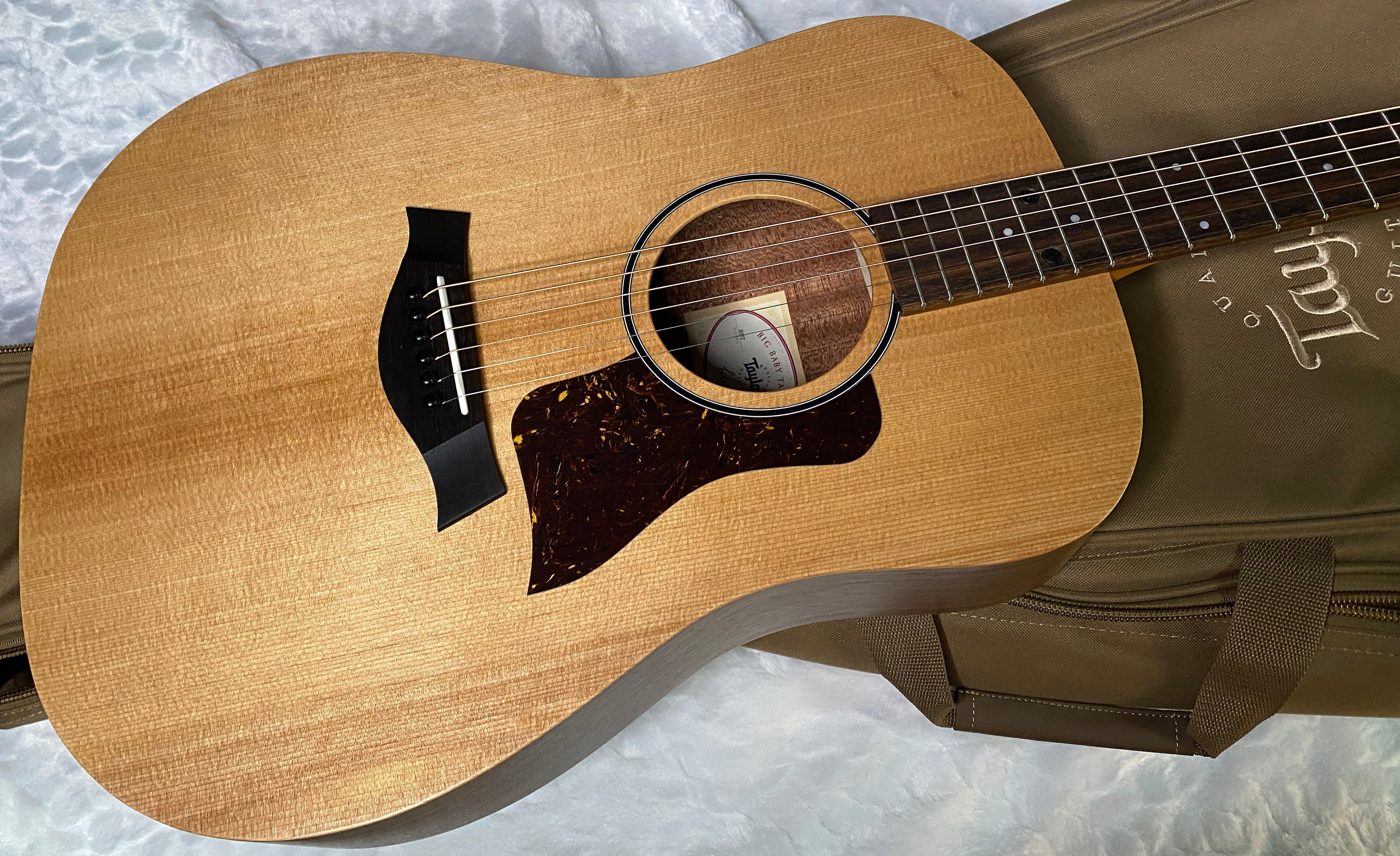 NEW! Taylor Big Baby Taylor BBT - Natural - 3.75lbs - Authorized Dealer - G06201
