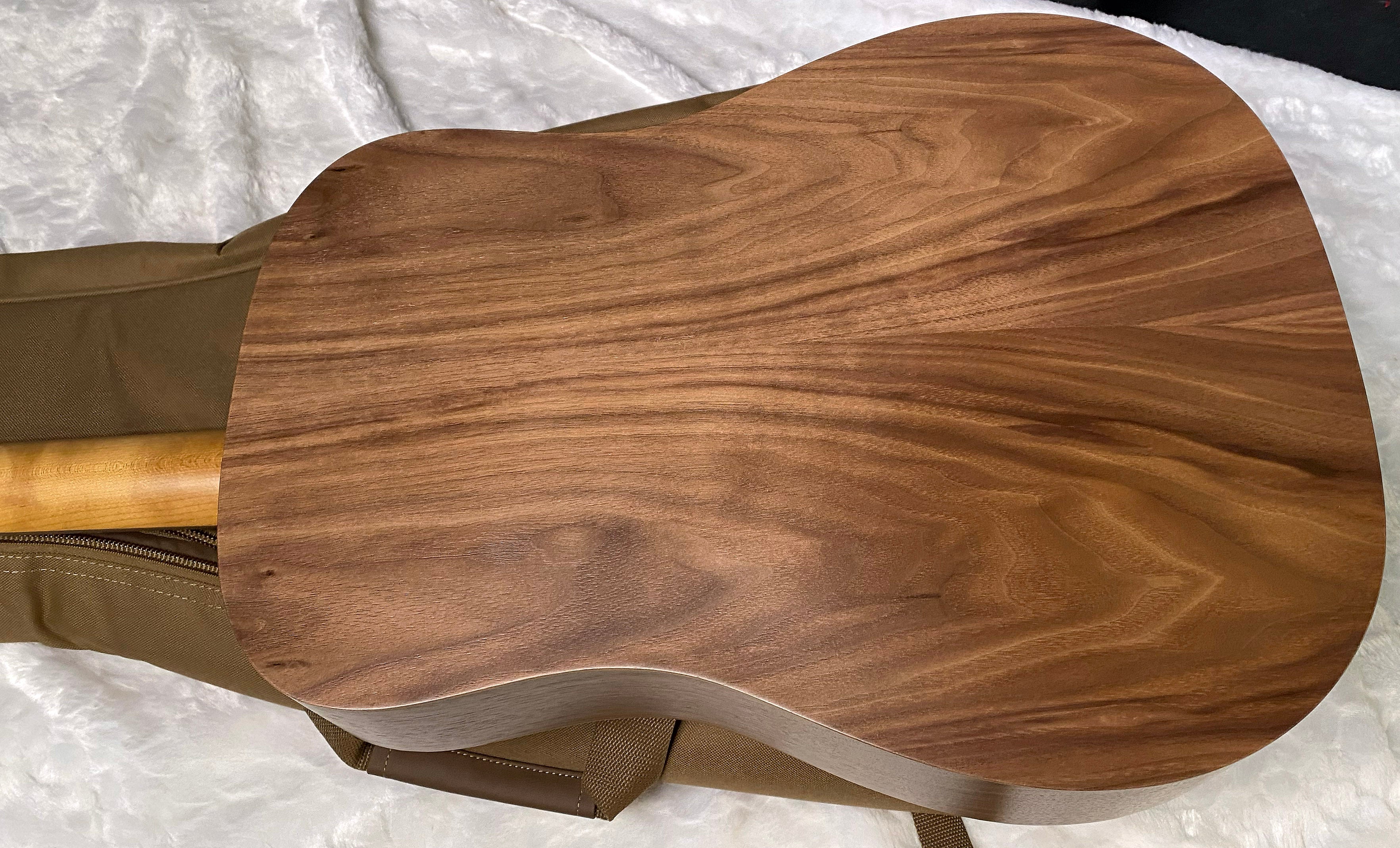 NEW! Taylor Big Baby Taylor BBT - Natural - 3.75lbs - Authorized Dealer - G06201