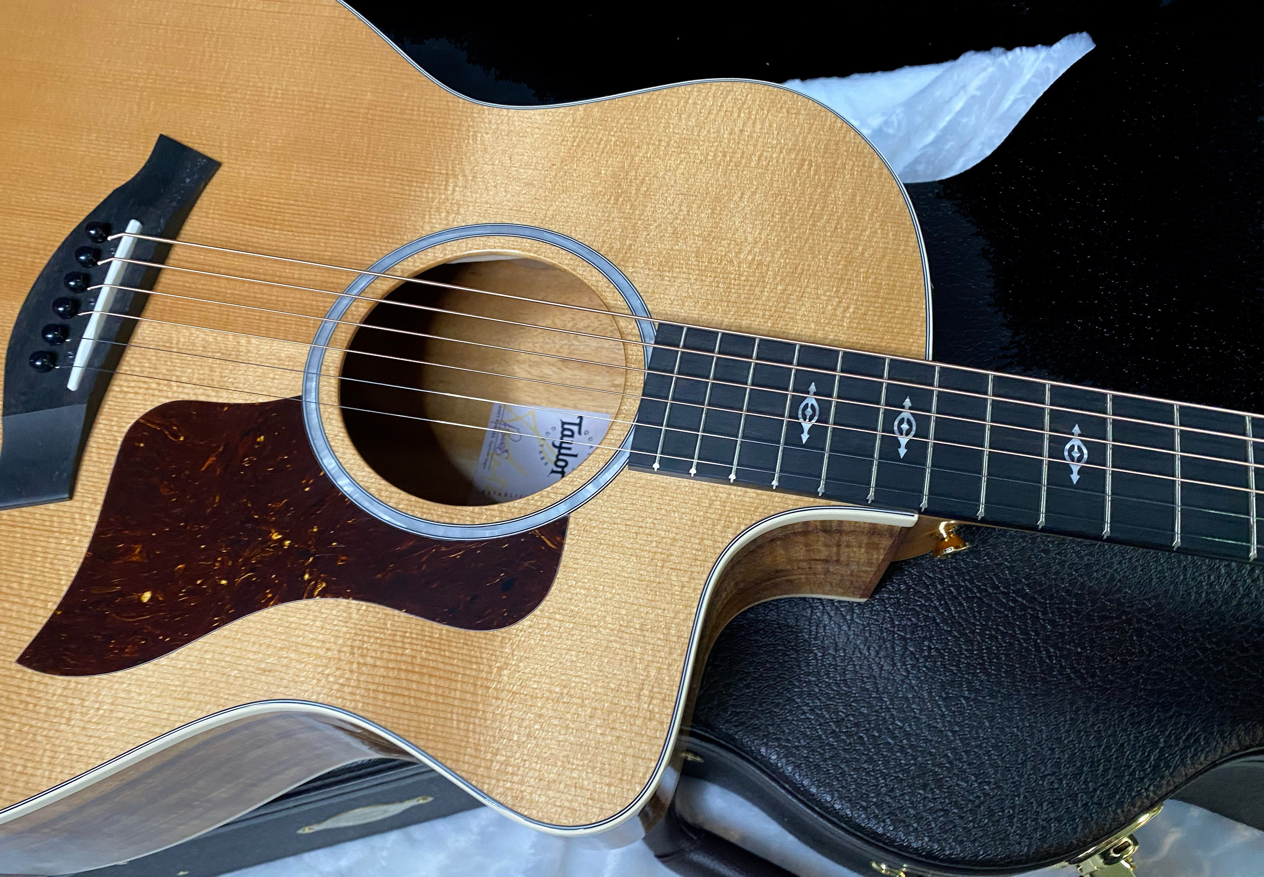 Taylor 214ce-K DLX Koa Grand Auditorium Acoustic-Electric Guitar Natural Finish - 4.65lbs - Authorized Dealer - G06230